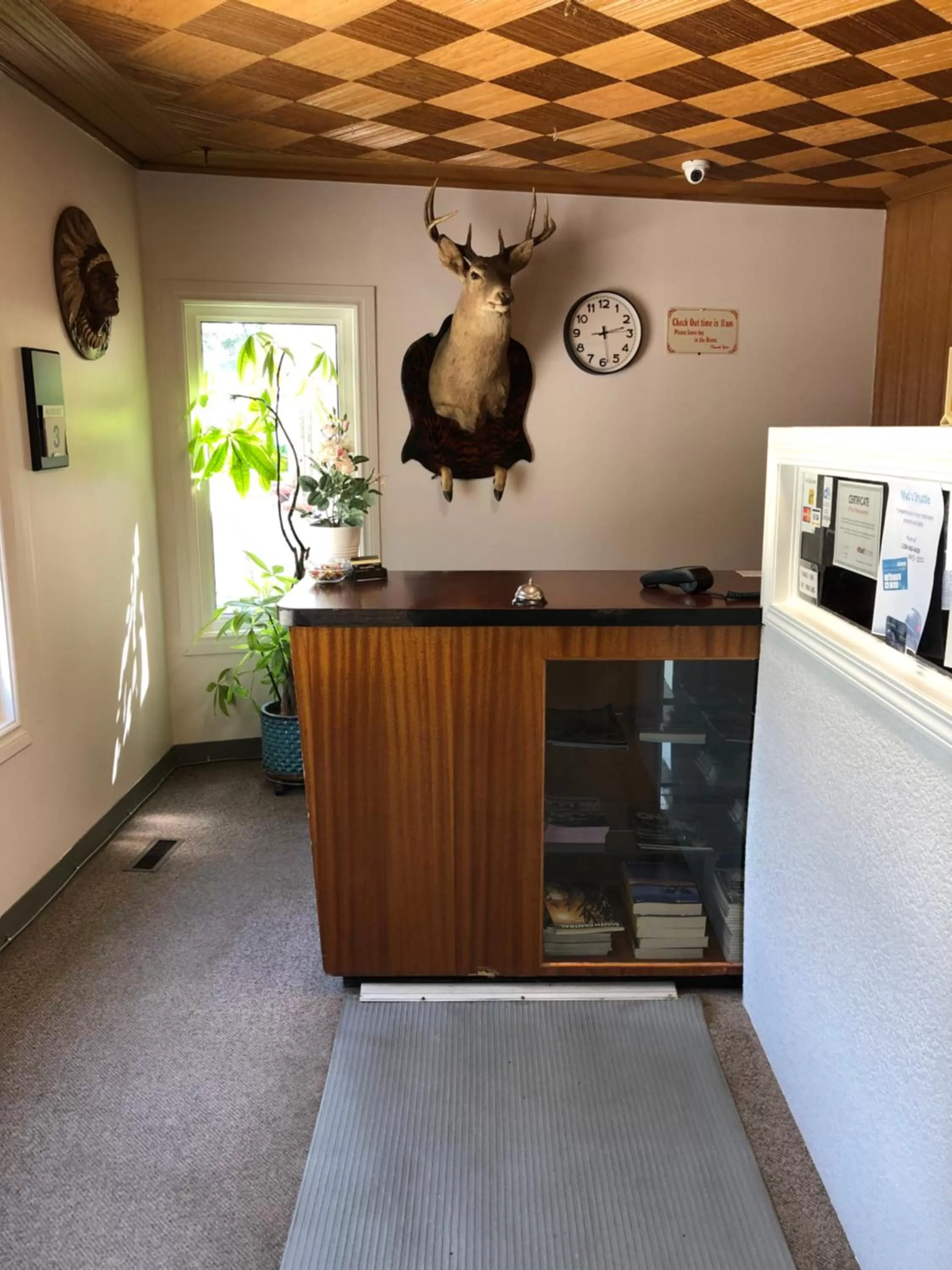 Property building, Lobby/Reception in Yellow Quill Motel