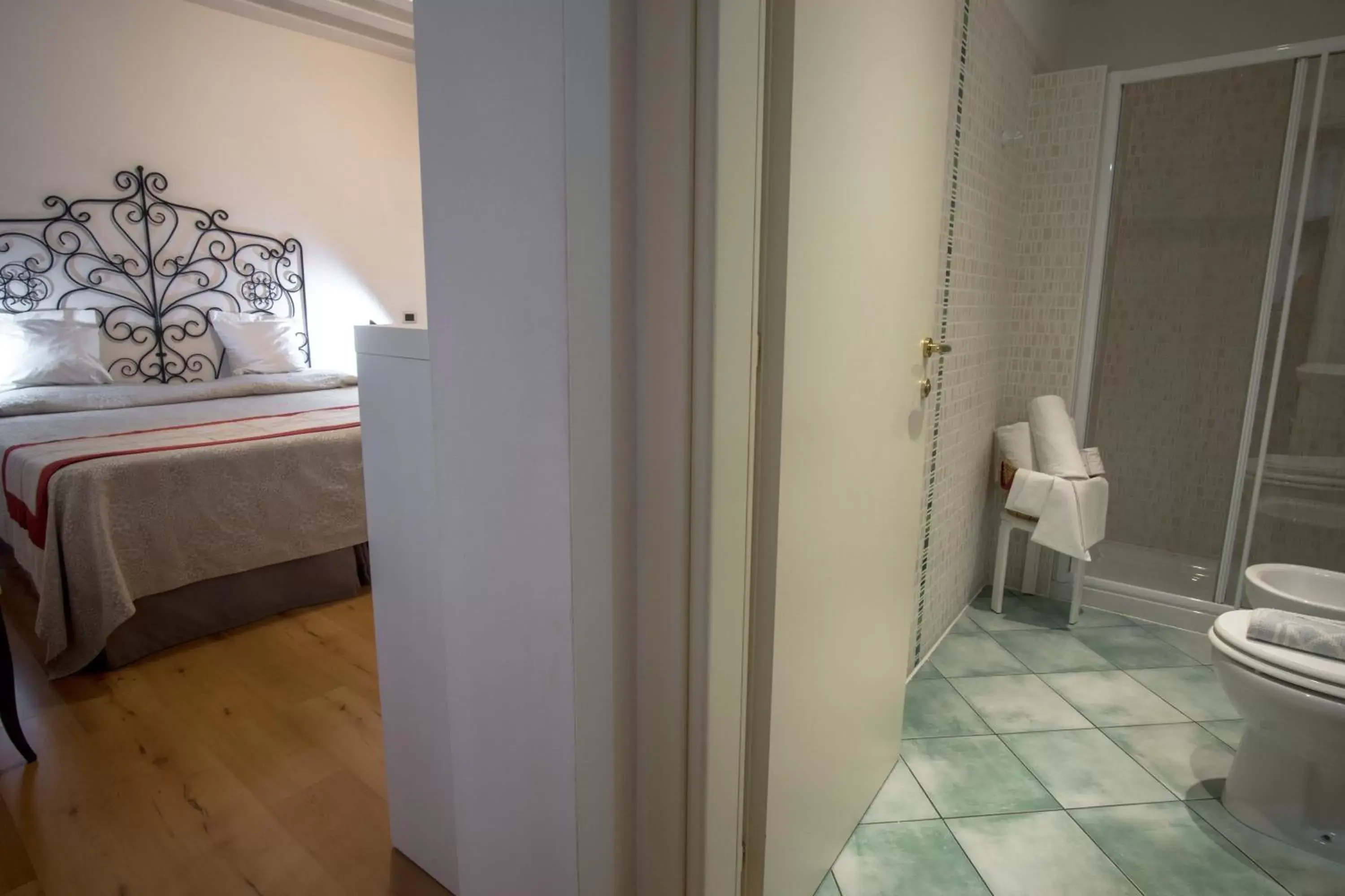 Bedroom, Bathroom in Hotel Antigo Trovatore