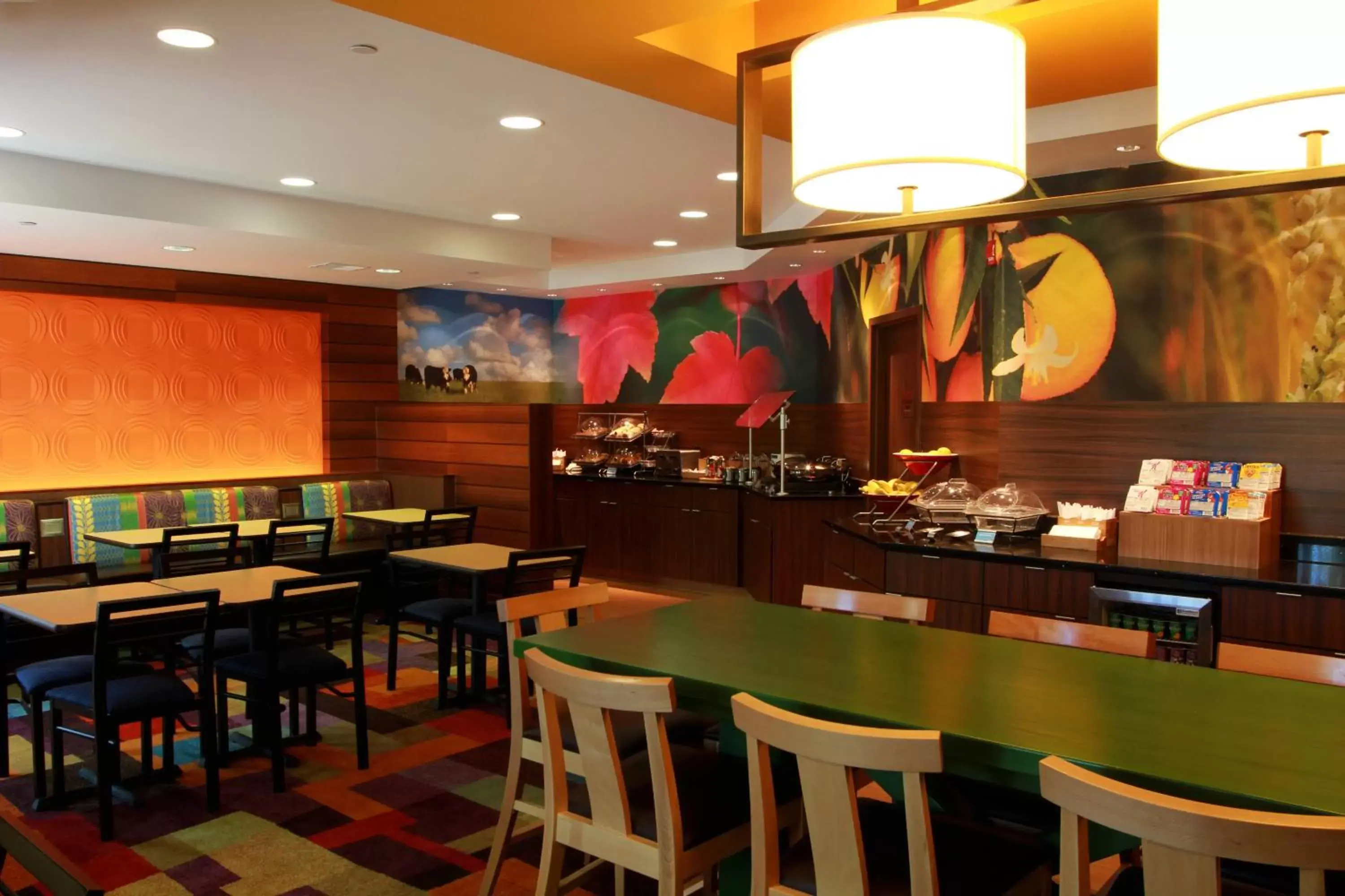 Restaurant/places to eat in Spark By Hilton Traverse City Restaurant/places to eat in Spark By Hilton Traverse City