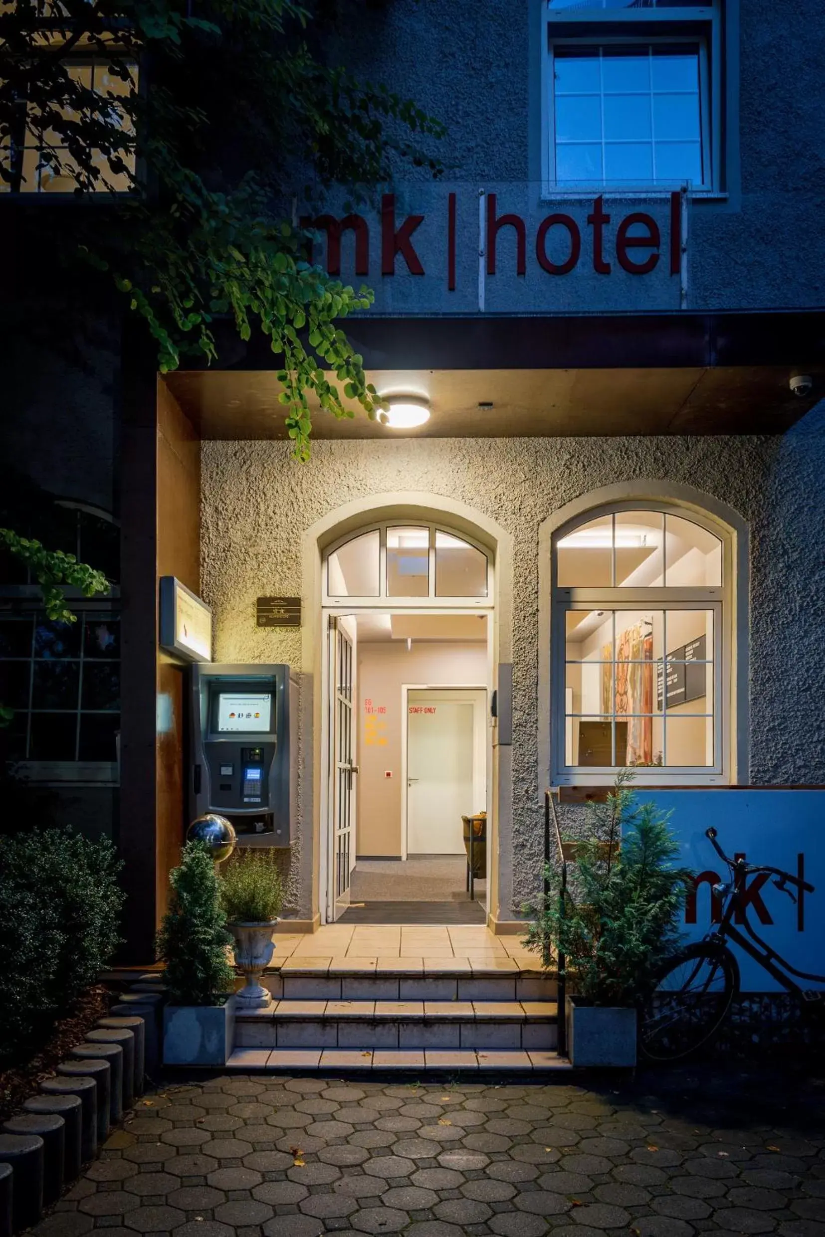 Facade/entrance in mk hotel münchen max-weber-platz