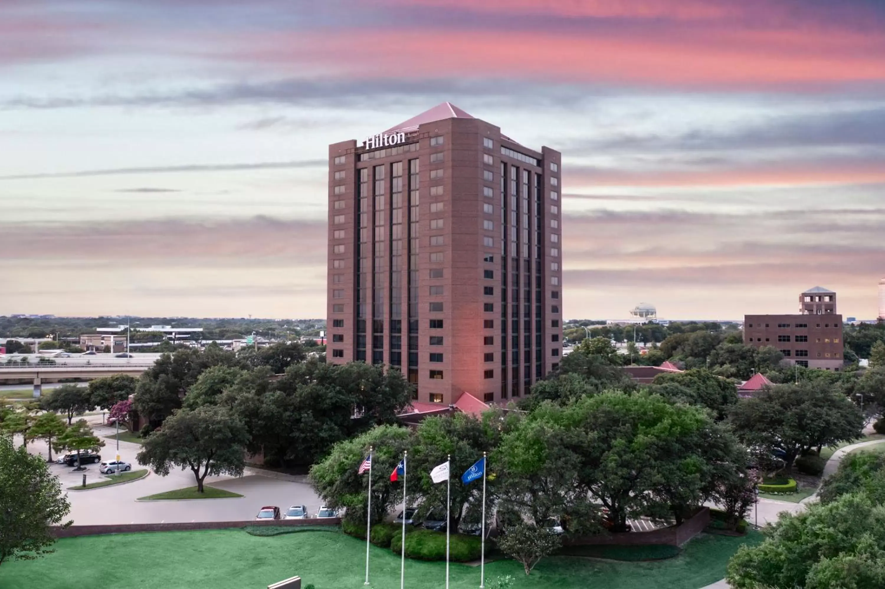 Property building in Hilton Richardson Dallas, TX Property building in Hilton Richardson Dallas, TX