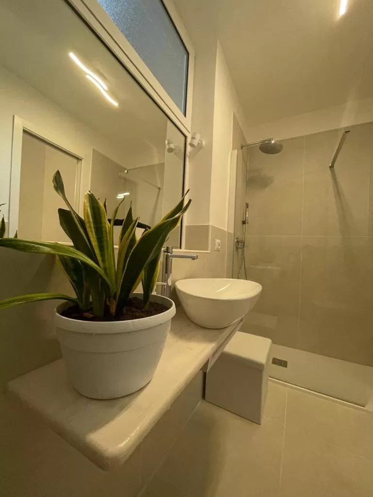 Bathroom in Cutelli Gold