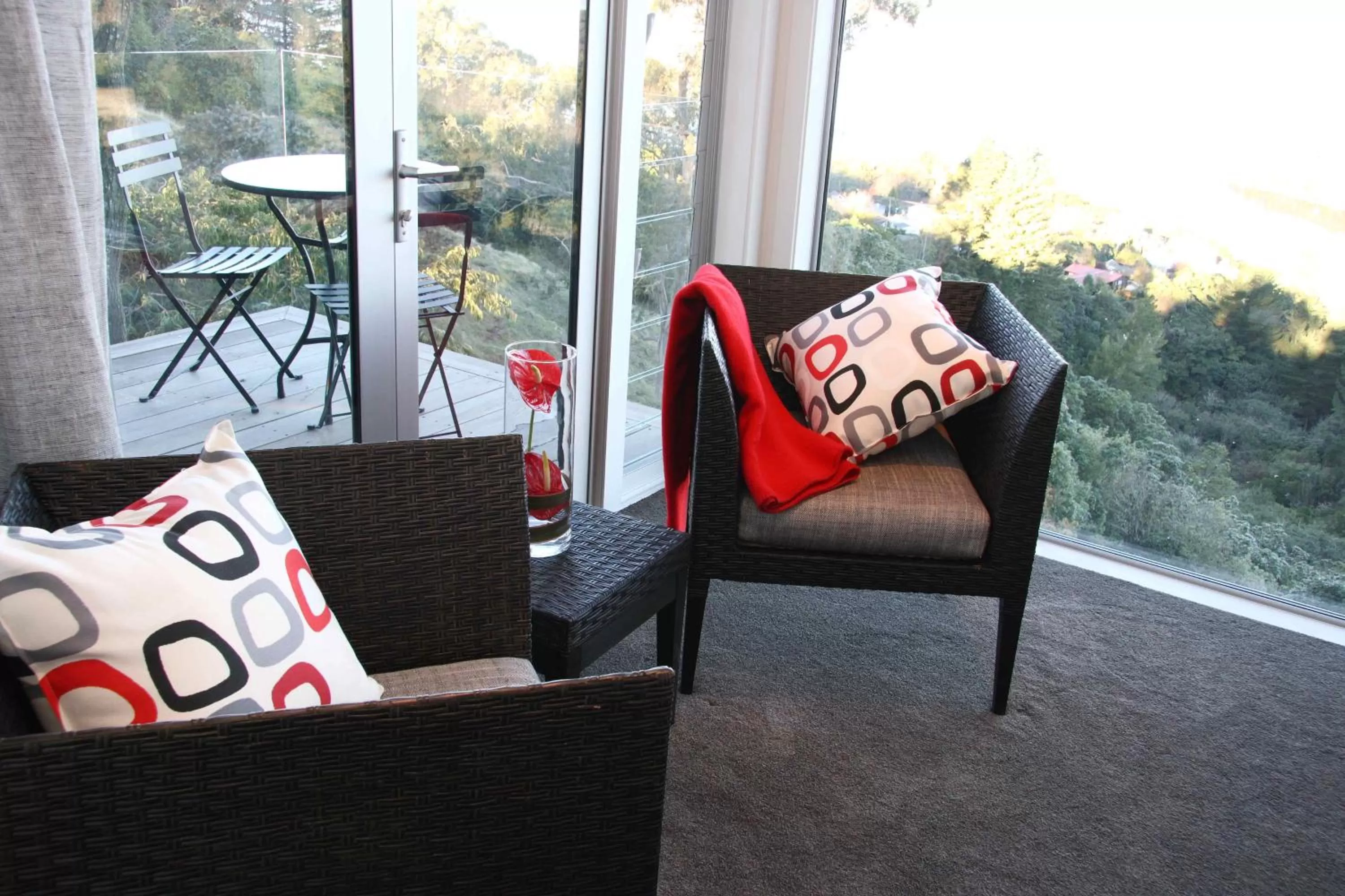 Seating area in Acacia Cliffs Lodge