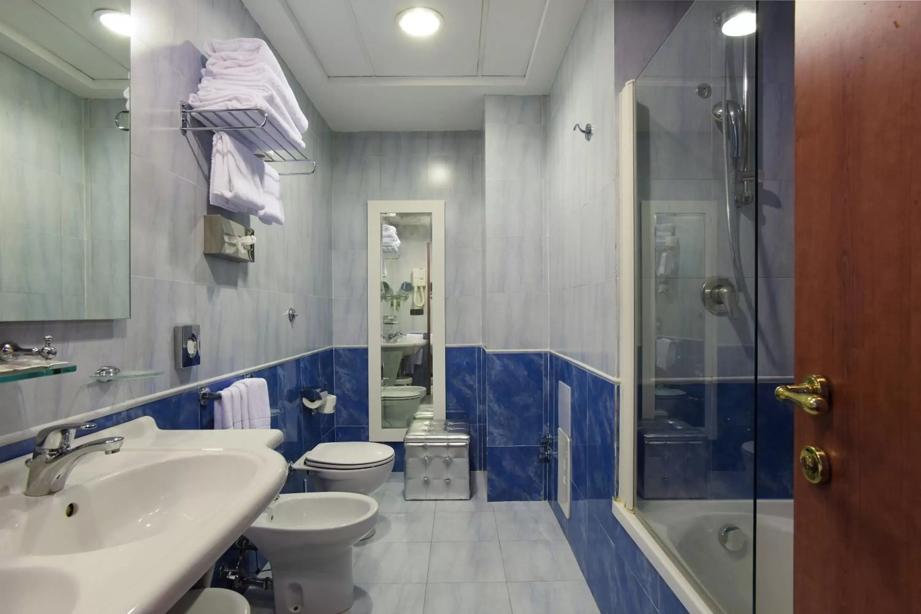 Bathroom in Grand Hotel Tiberio
