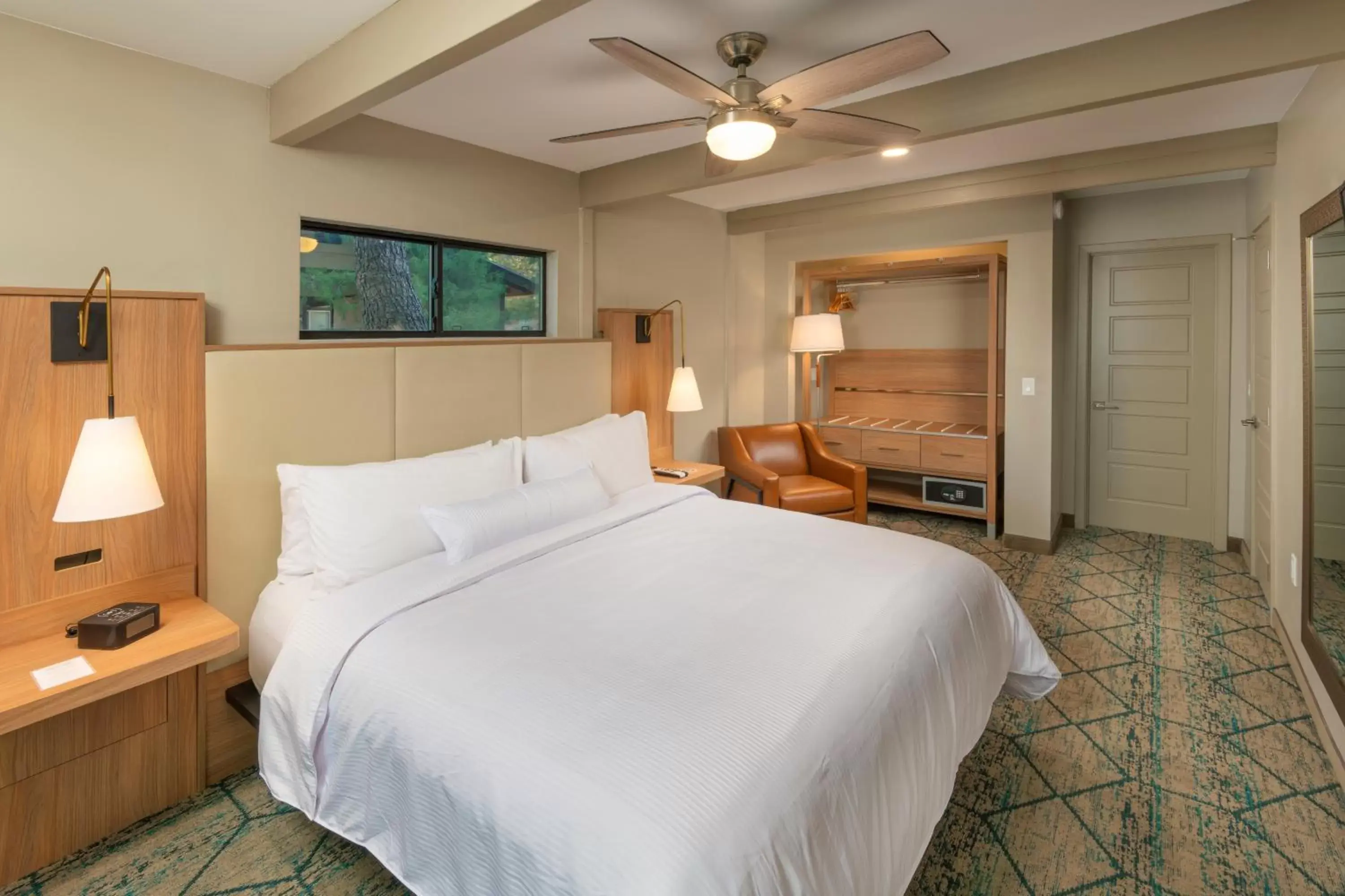Bedroom, Bed in Matterhorn Inn