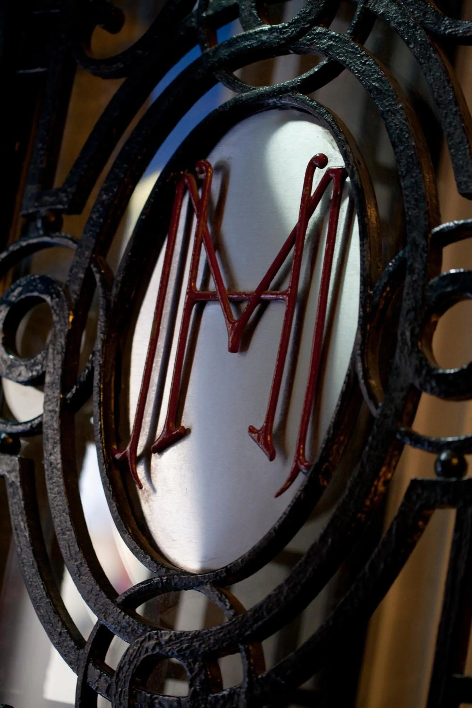 Decorative detail in Logis Le Midland