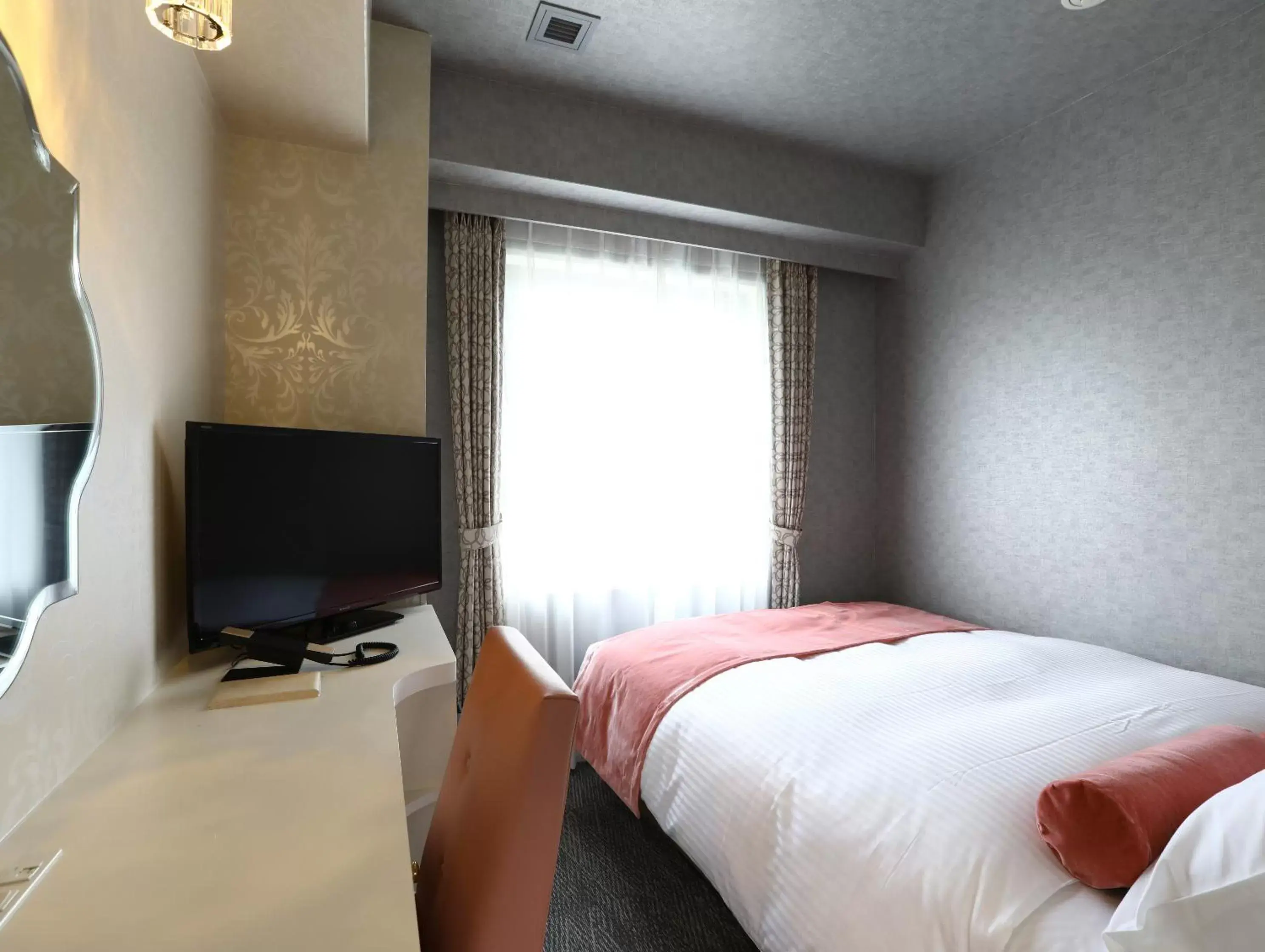 Bed in Hotel Wing International Select Osaka Umeda