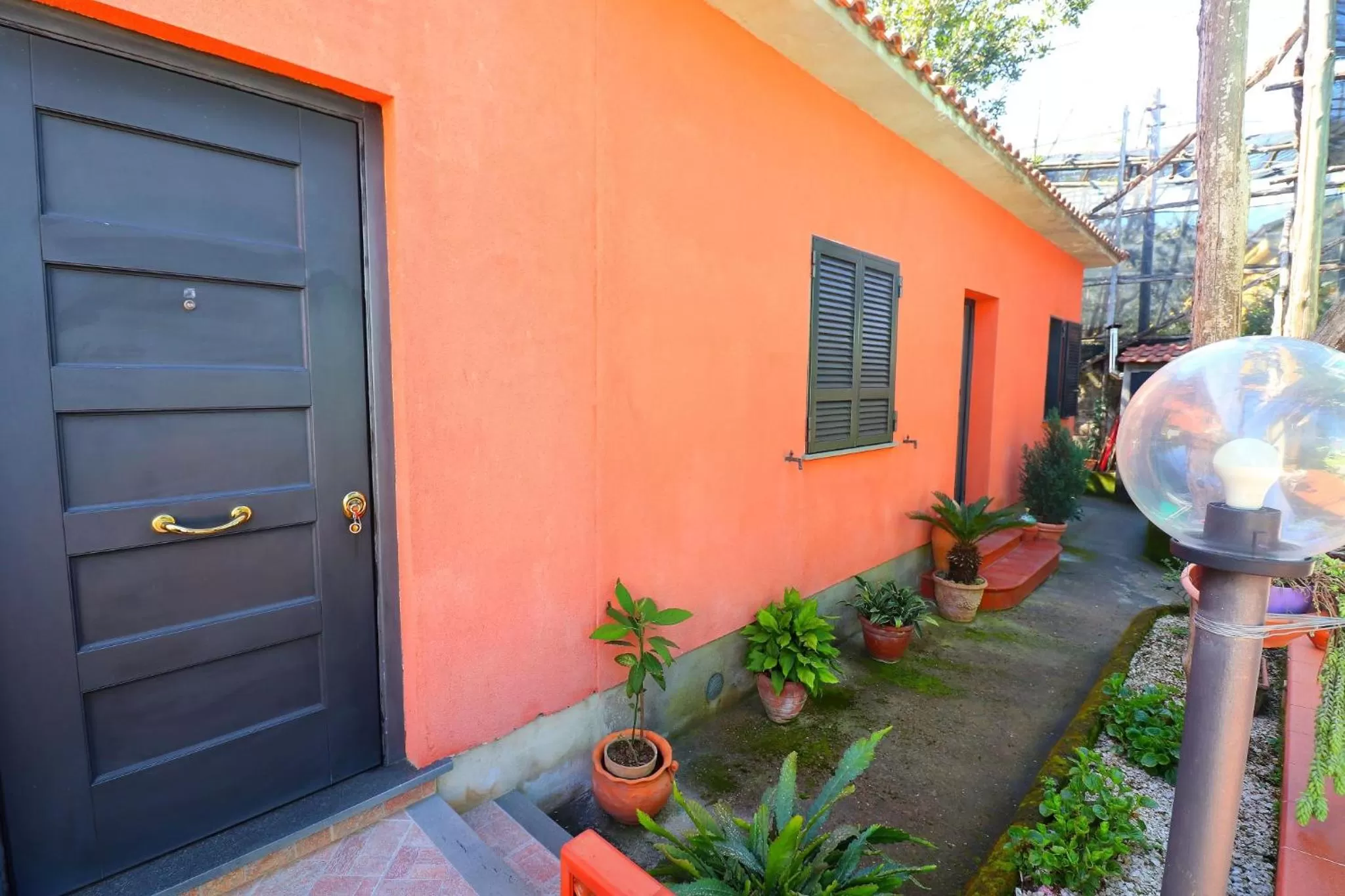 Facade/entrance in La Maison de Titty & Margherita