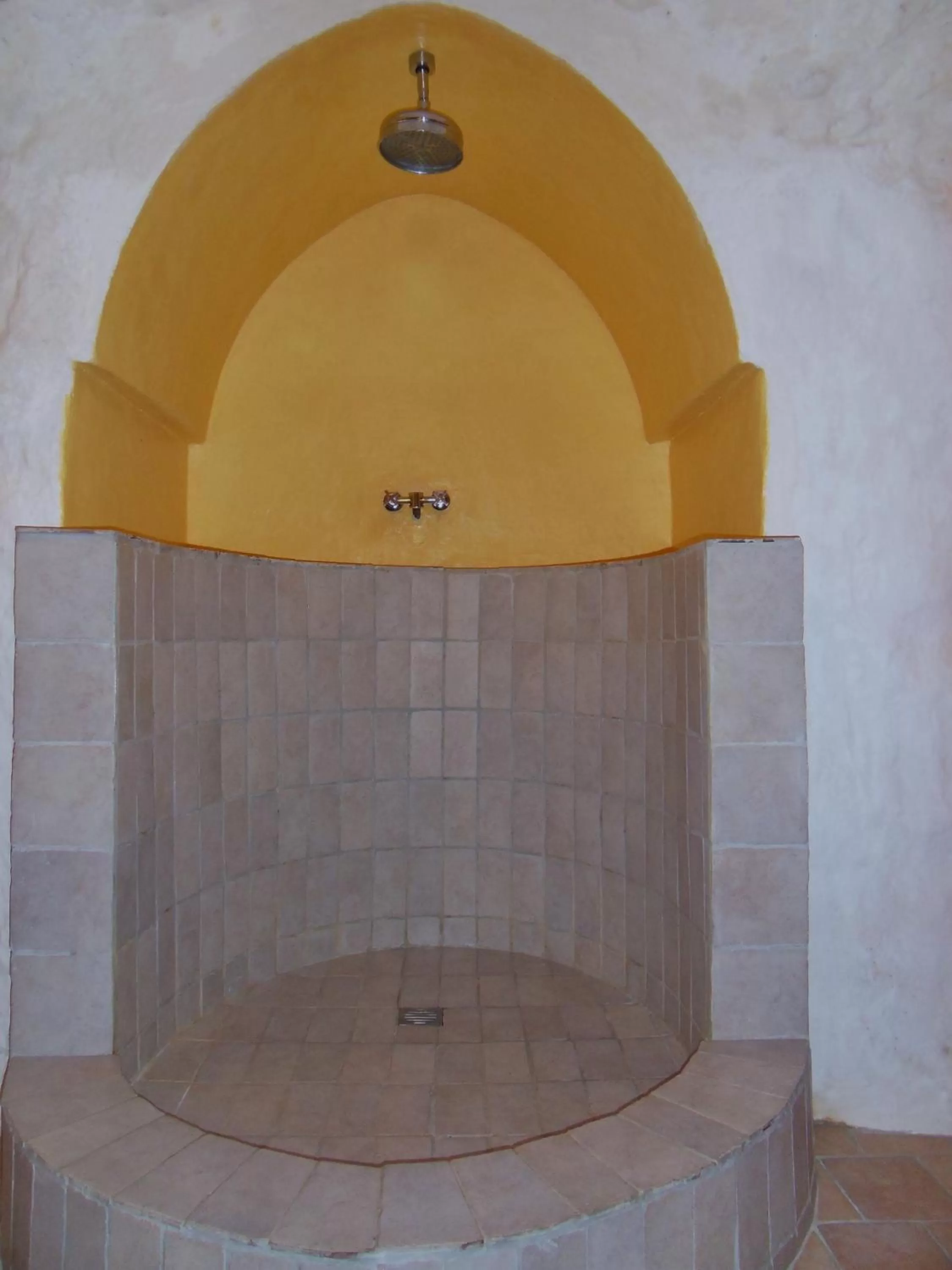 Shower in Troglodelice