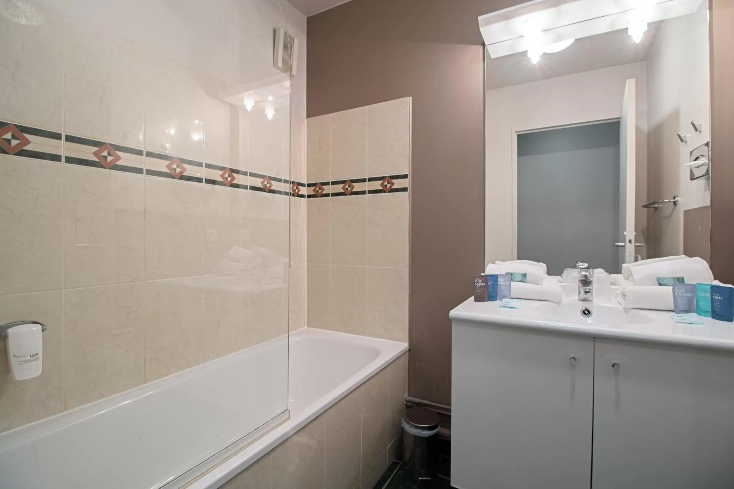 Bathroom in Appart'City Confort Paris Villejuif (Ex Park&Suites)