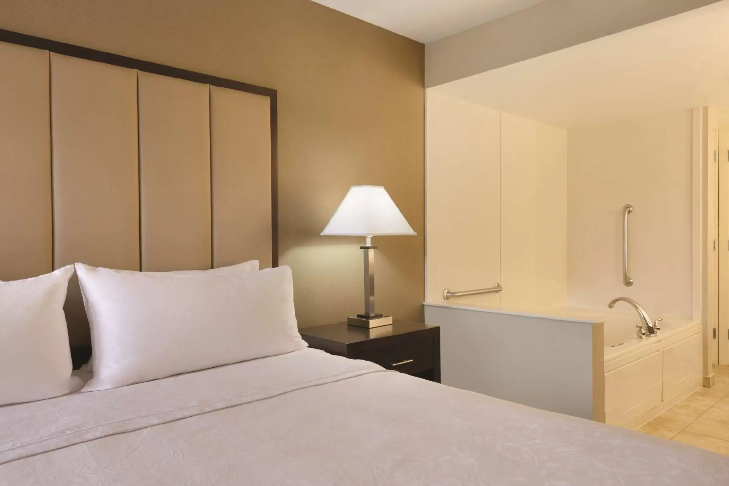 Bed in Homewood Suites Harrisburg-West Hershey Area