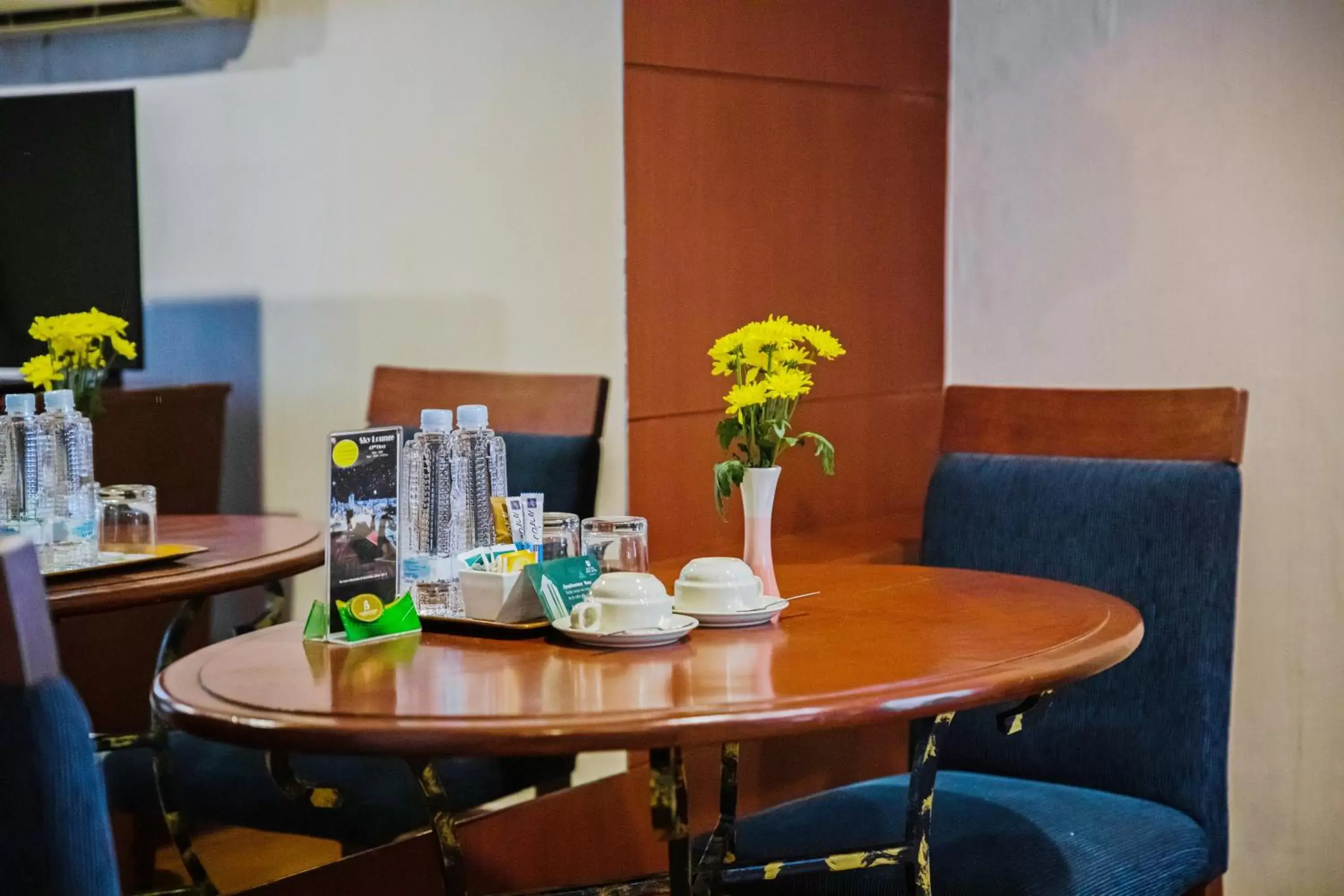 Coffee/tea facilities, Restaurant/Places to Eat in Baiyoke Suite Hotel