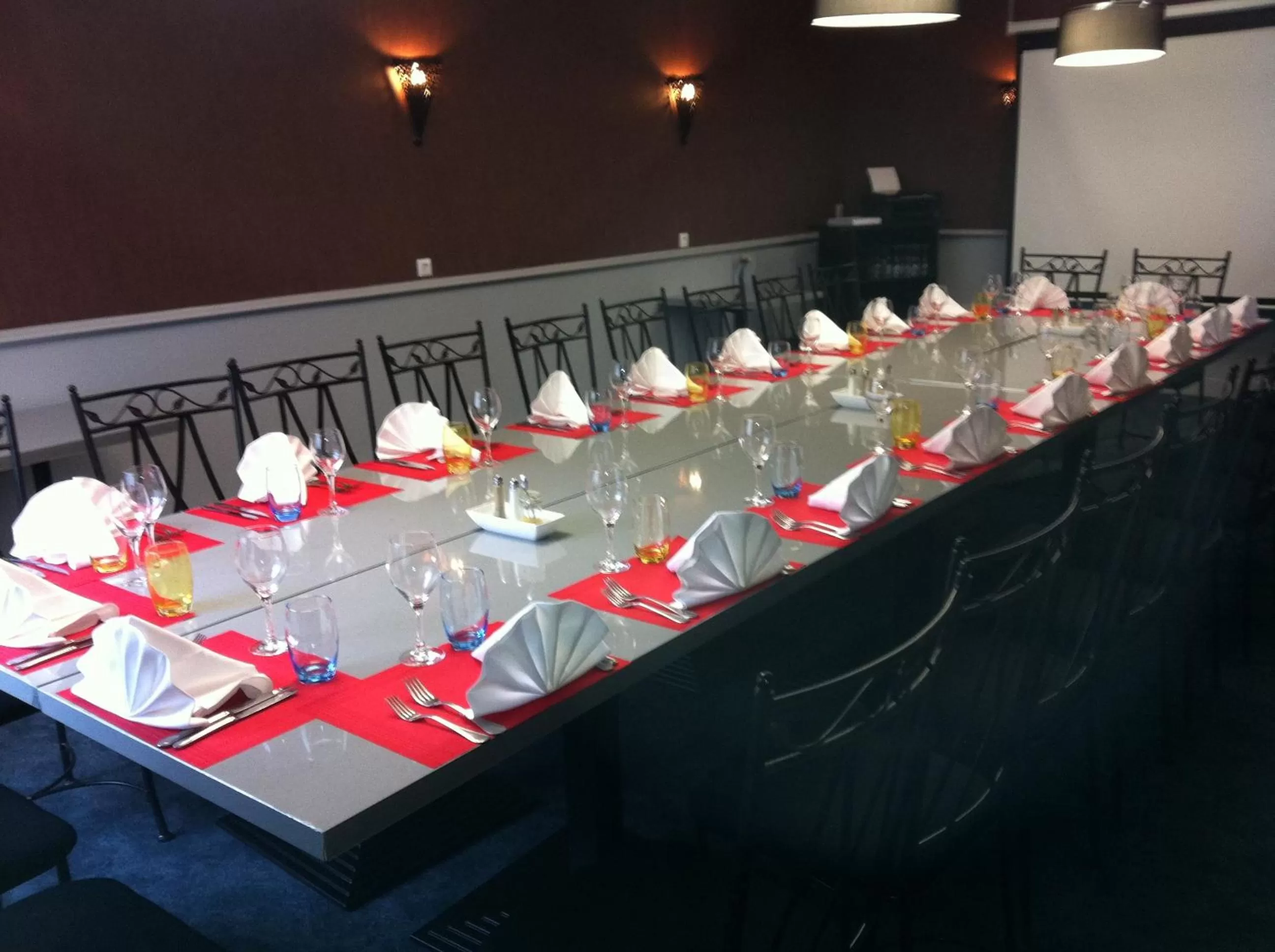 Restaurant/places to eat in Le Beverl'inn