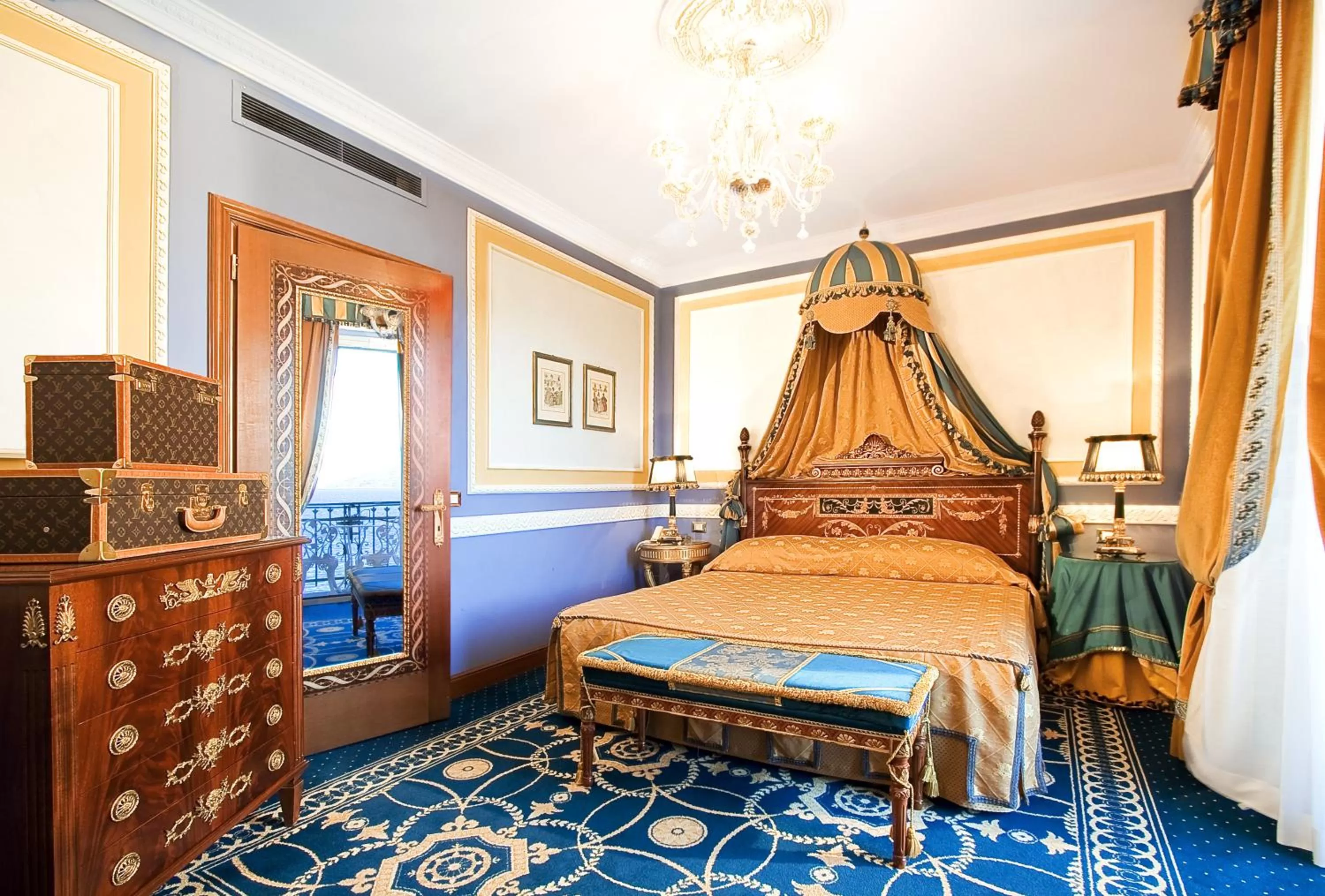 Decorative detail, Bed in Grand Hotel des Iles Borromées & SPA