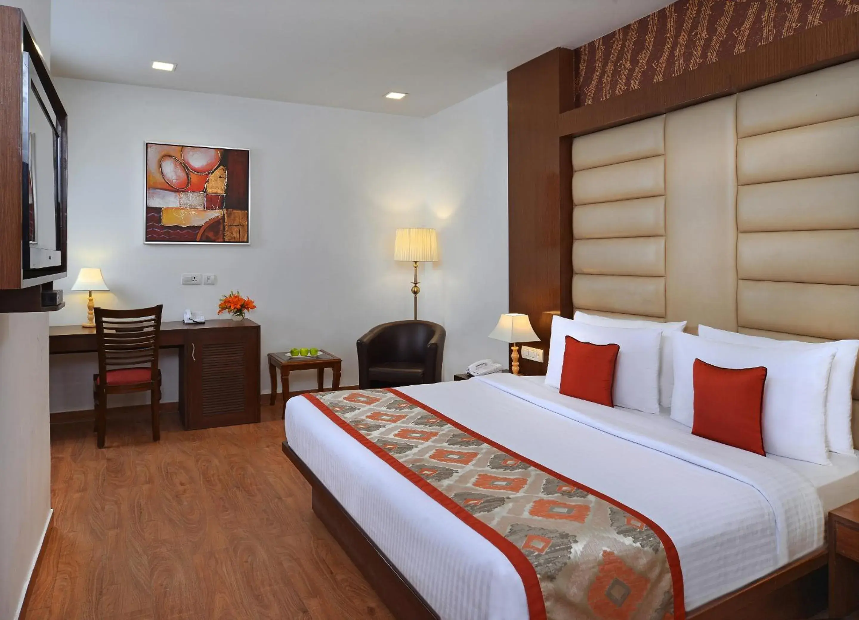 Bedroom, Bed in Taurus Sarovar Portico