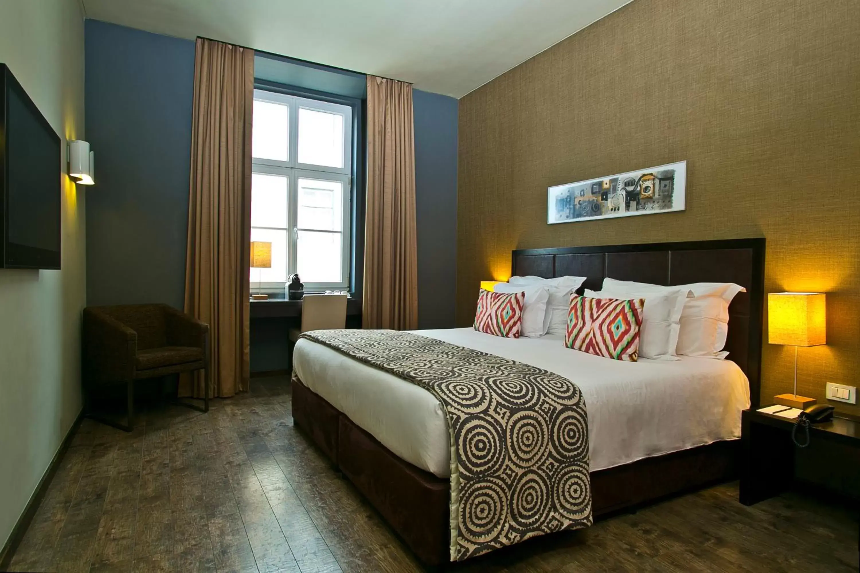 Photo of the whole room, Bed in Internacional Design Hotel