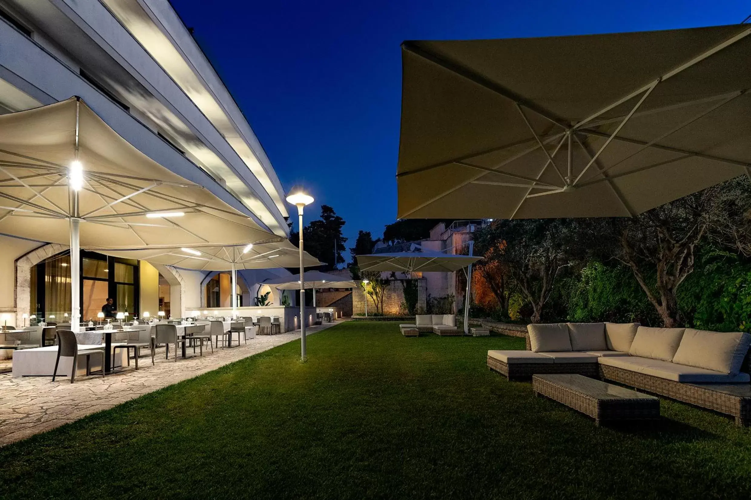 Restaurant/places to eat, Property Building in Vittoria Resort Pool & SPA