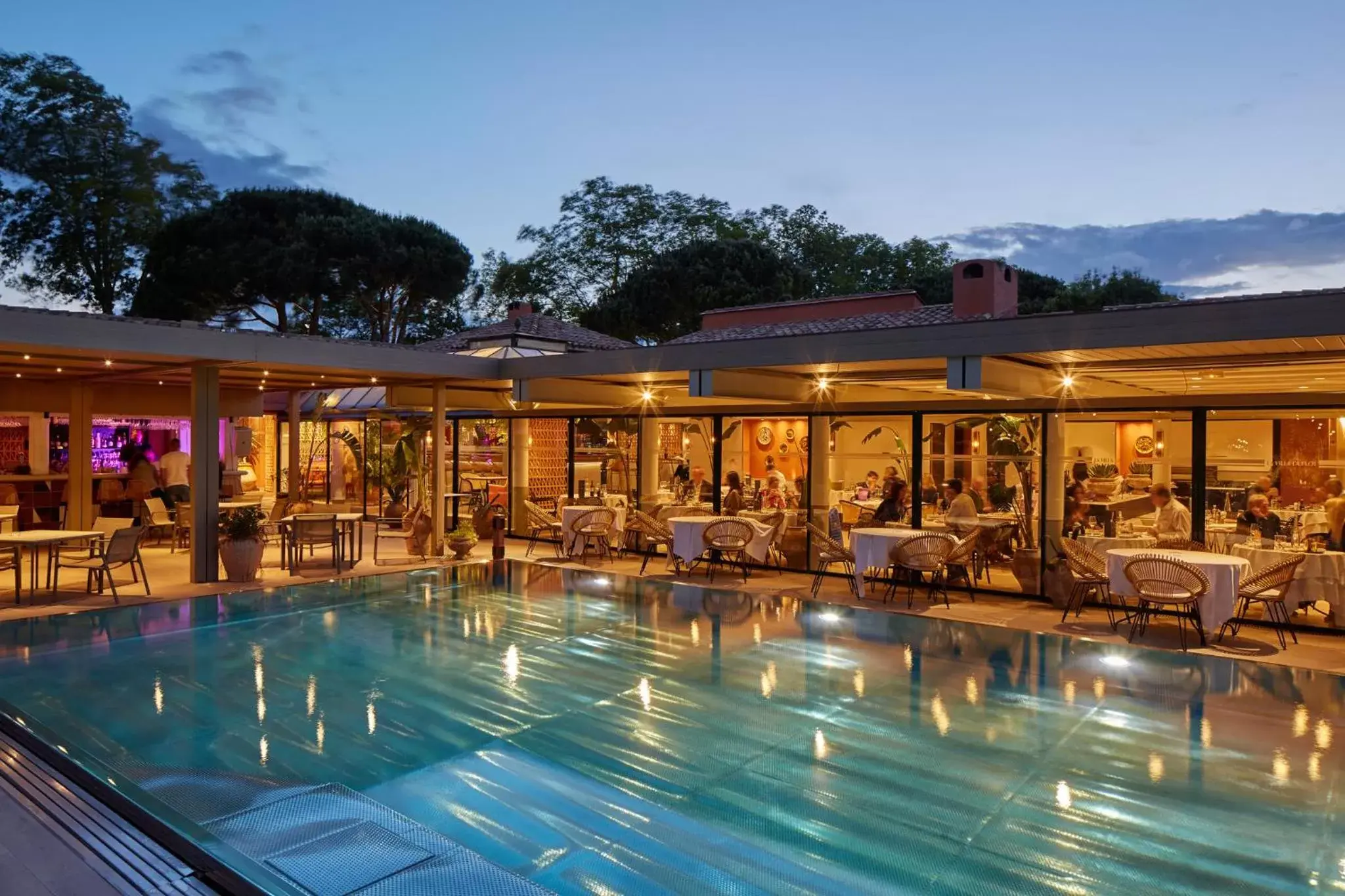 Patio, Swimming Pool in Villa Duflot Hôtel & Spa Perpignan