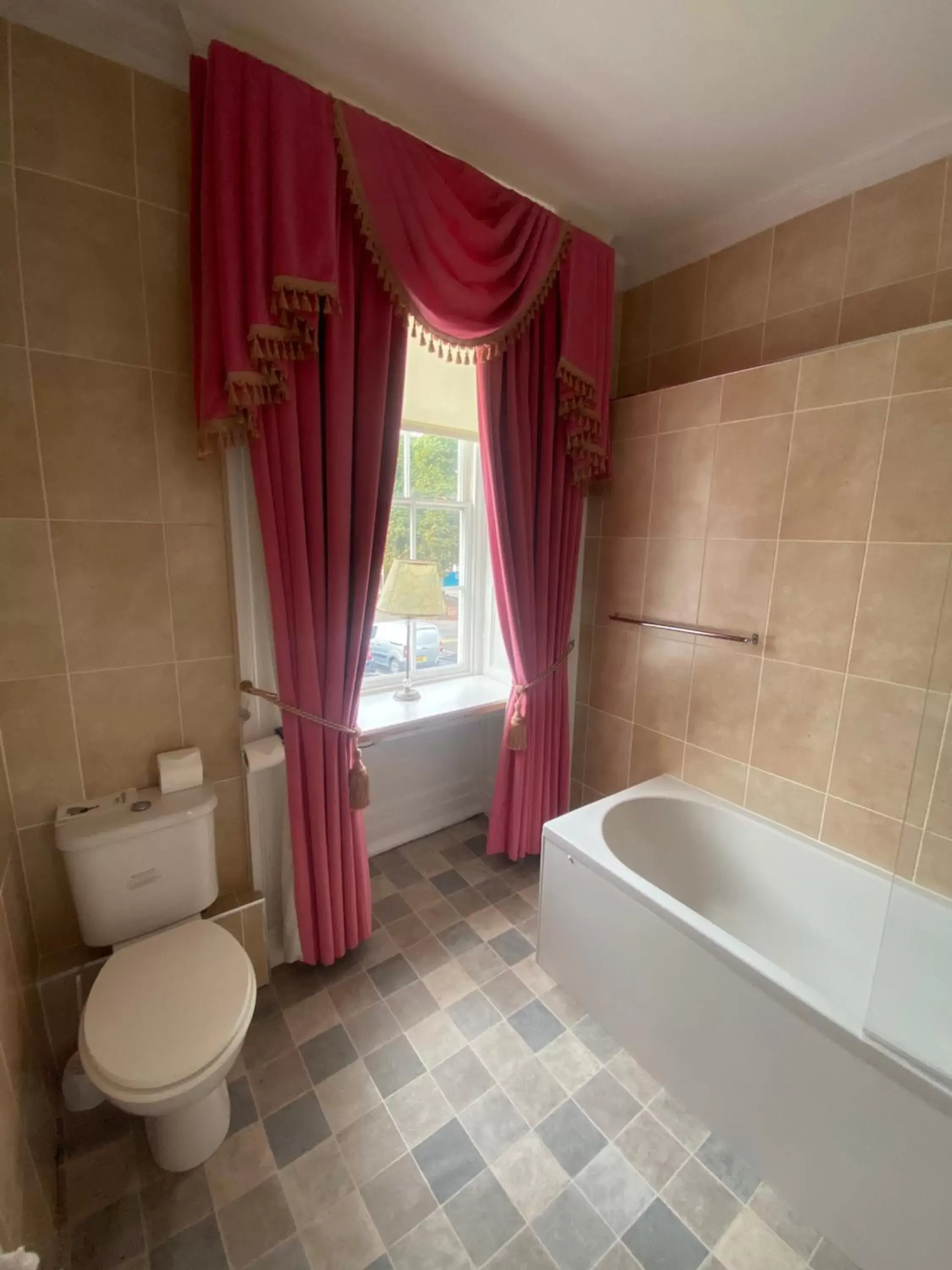 Toilet, Bathroom in Parlors Hall Hotel