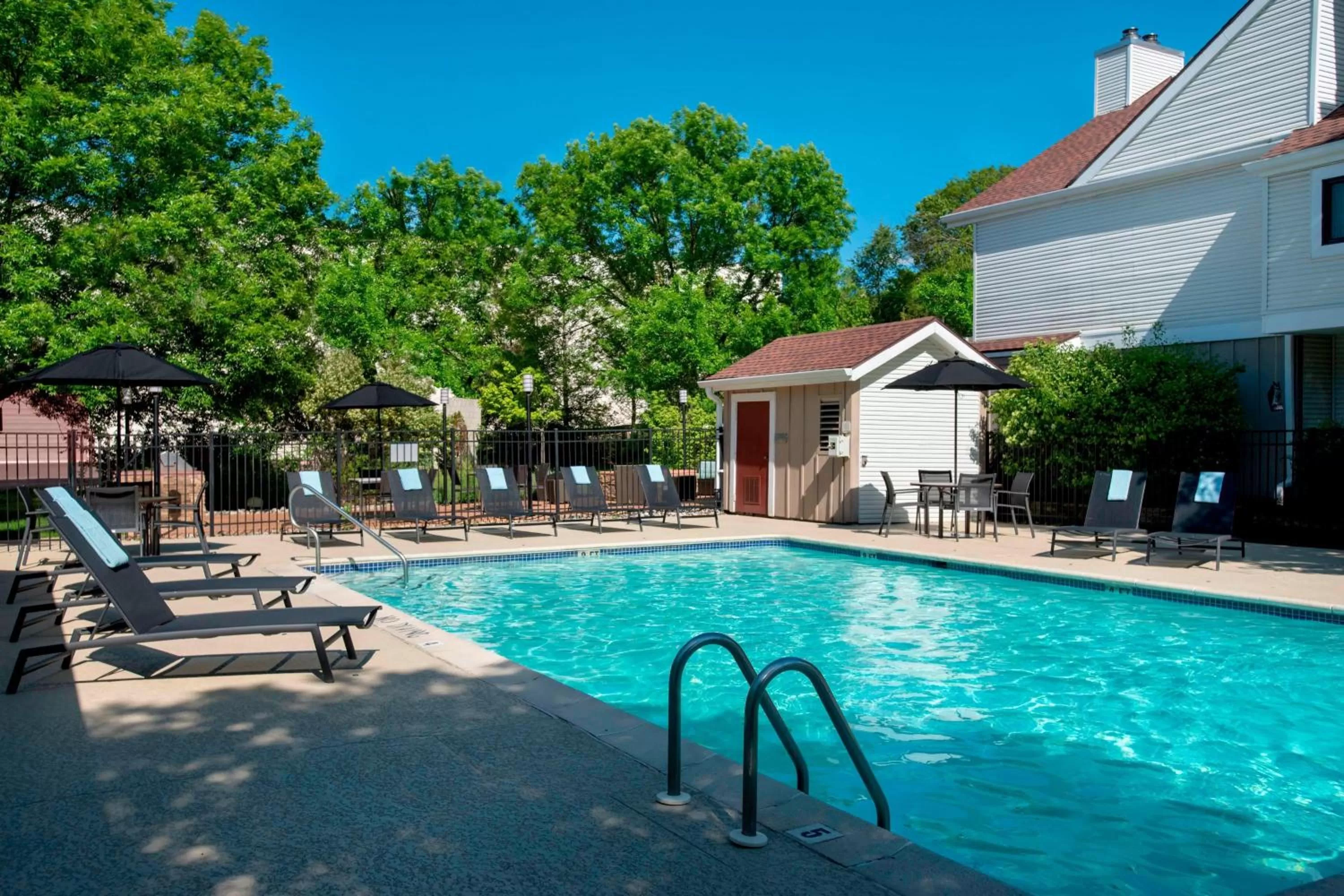 Swimming pool in Residence Inn Philadelphia Valley Forge