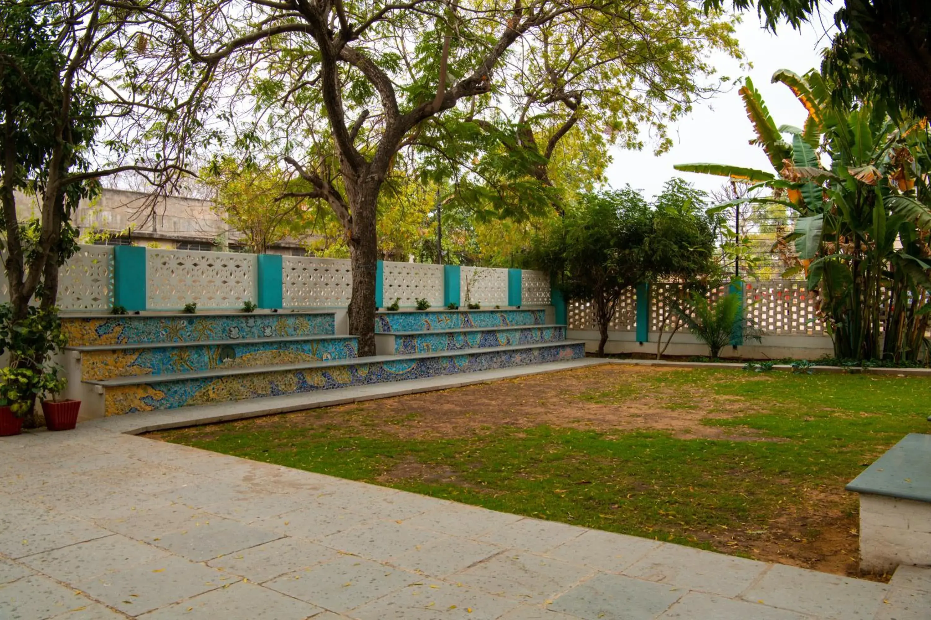 Garden in Jaipur Jantar Hostel
