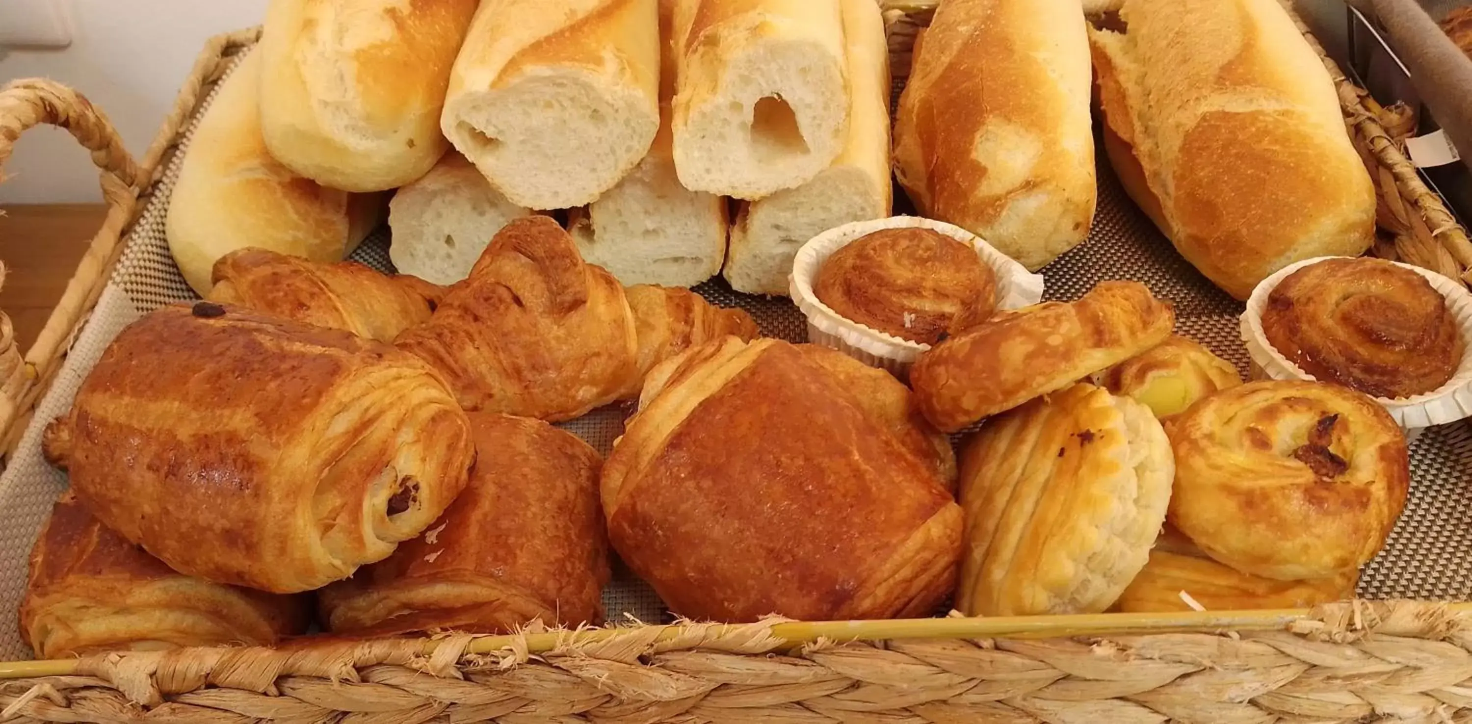 Buffet breakfast, Food in Kyriad Quimper Sud