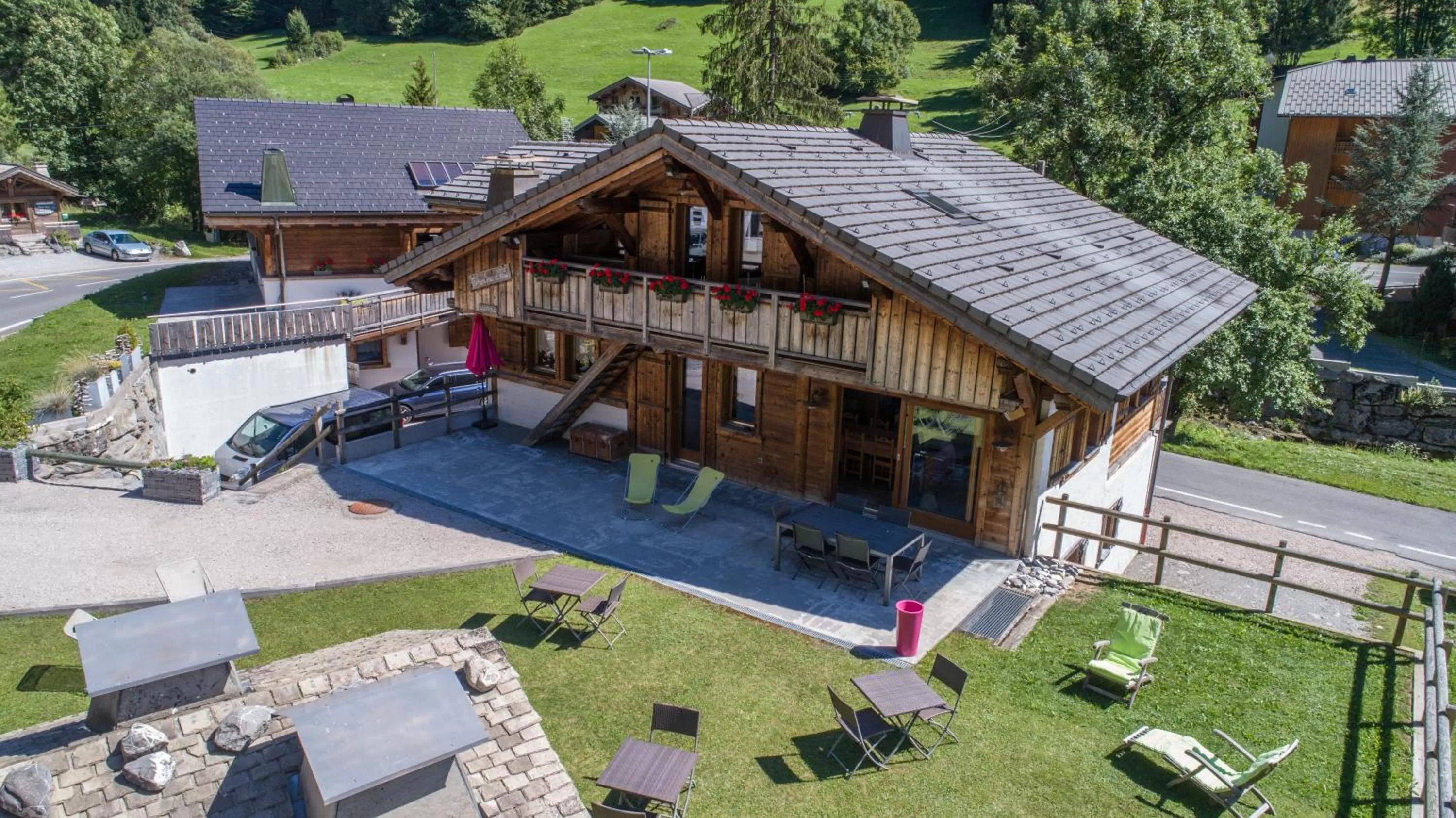 Pool View in Bed and Breakfast Chalet Manava