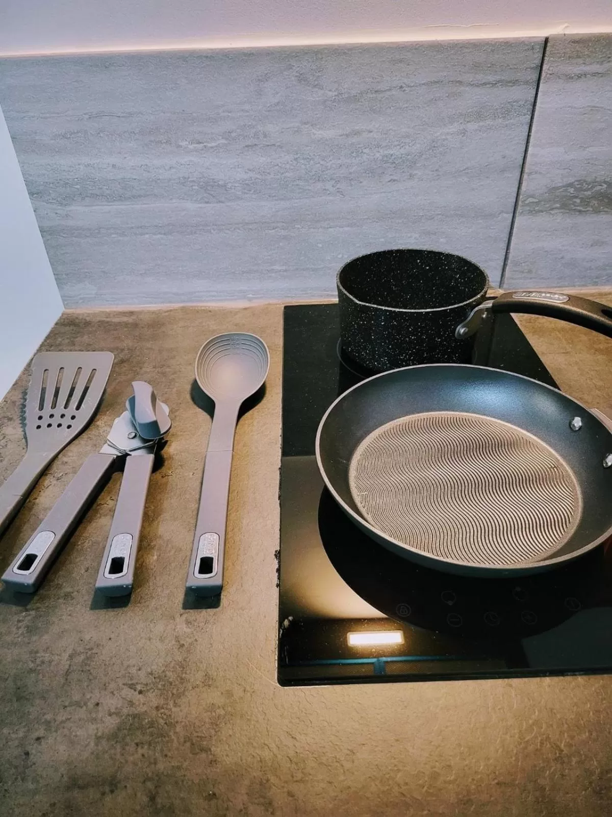 Kitchen or kitchenette in Easy Living Nottingham - Burns Street