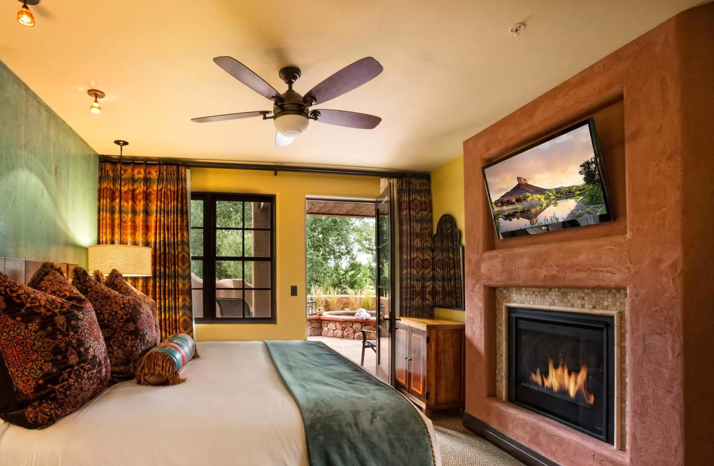 Bed in Gateway Canyons Resort, a Noble House Resort
