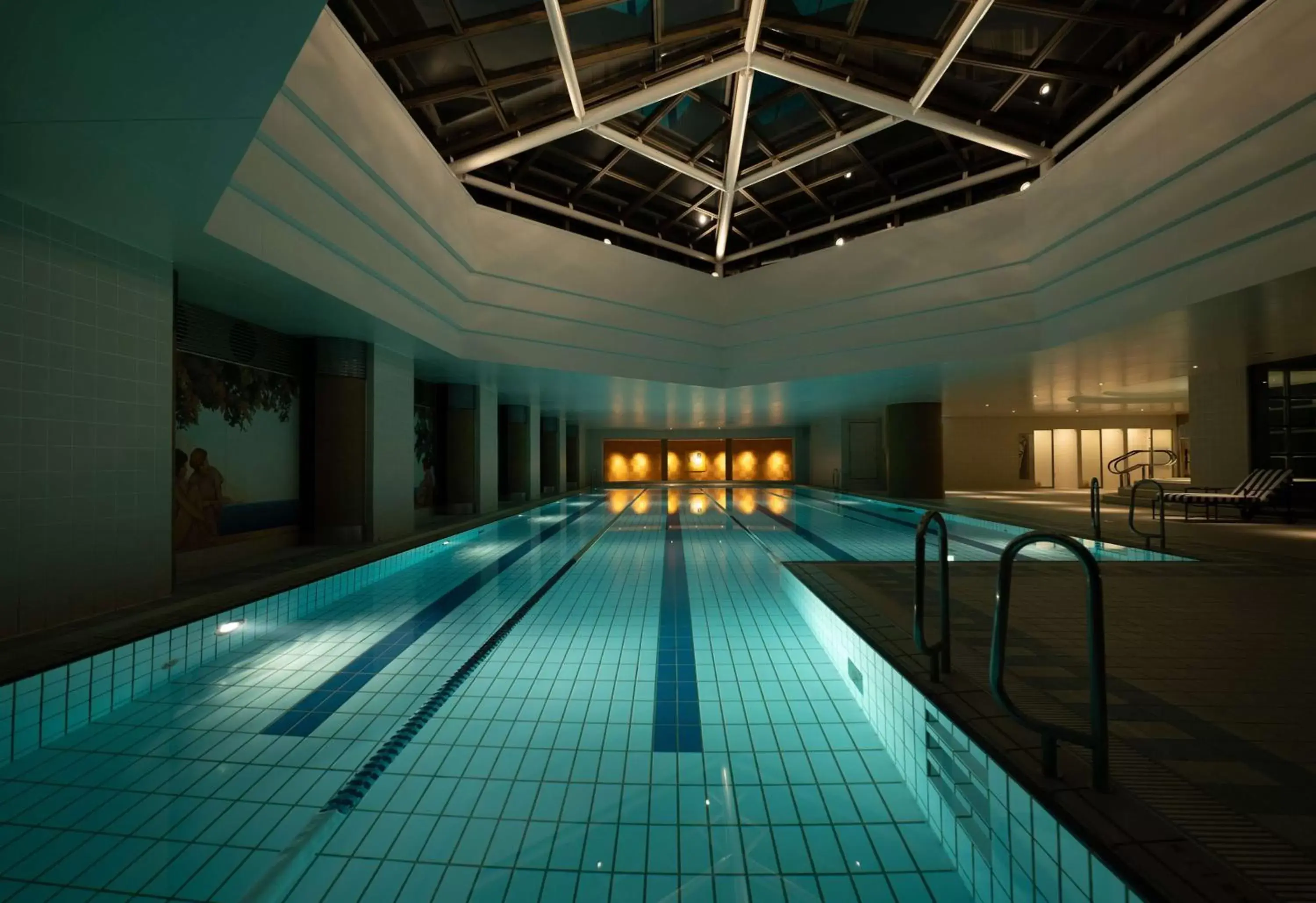 Spa and wellness centre/facilities, Swimming Pool in Grand Hyatt Fukuoka