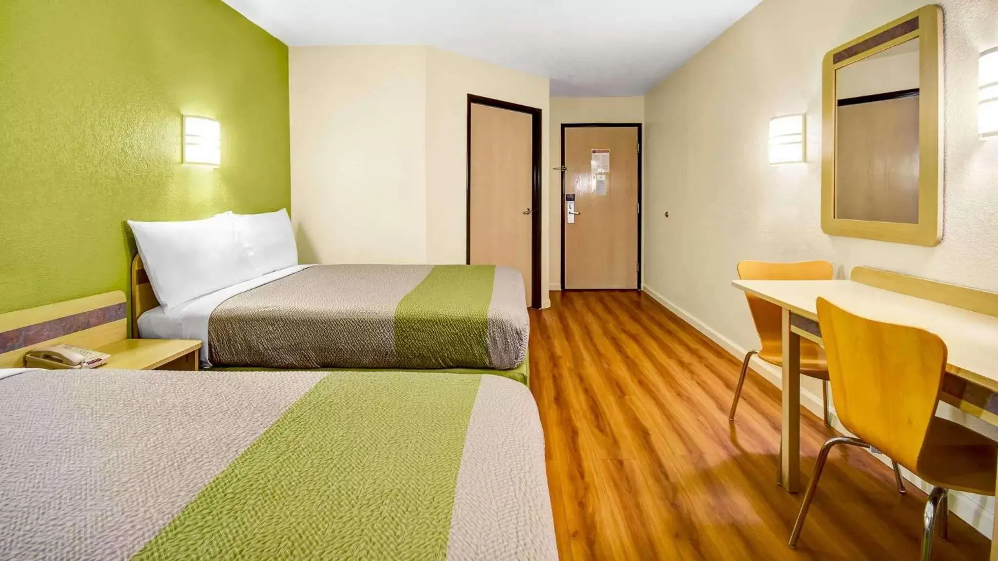 Bedroom, Bed in Motel 6-Lake Havasu, AZ - Lakeside