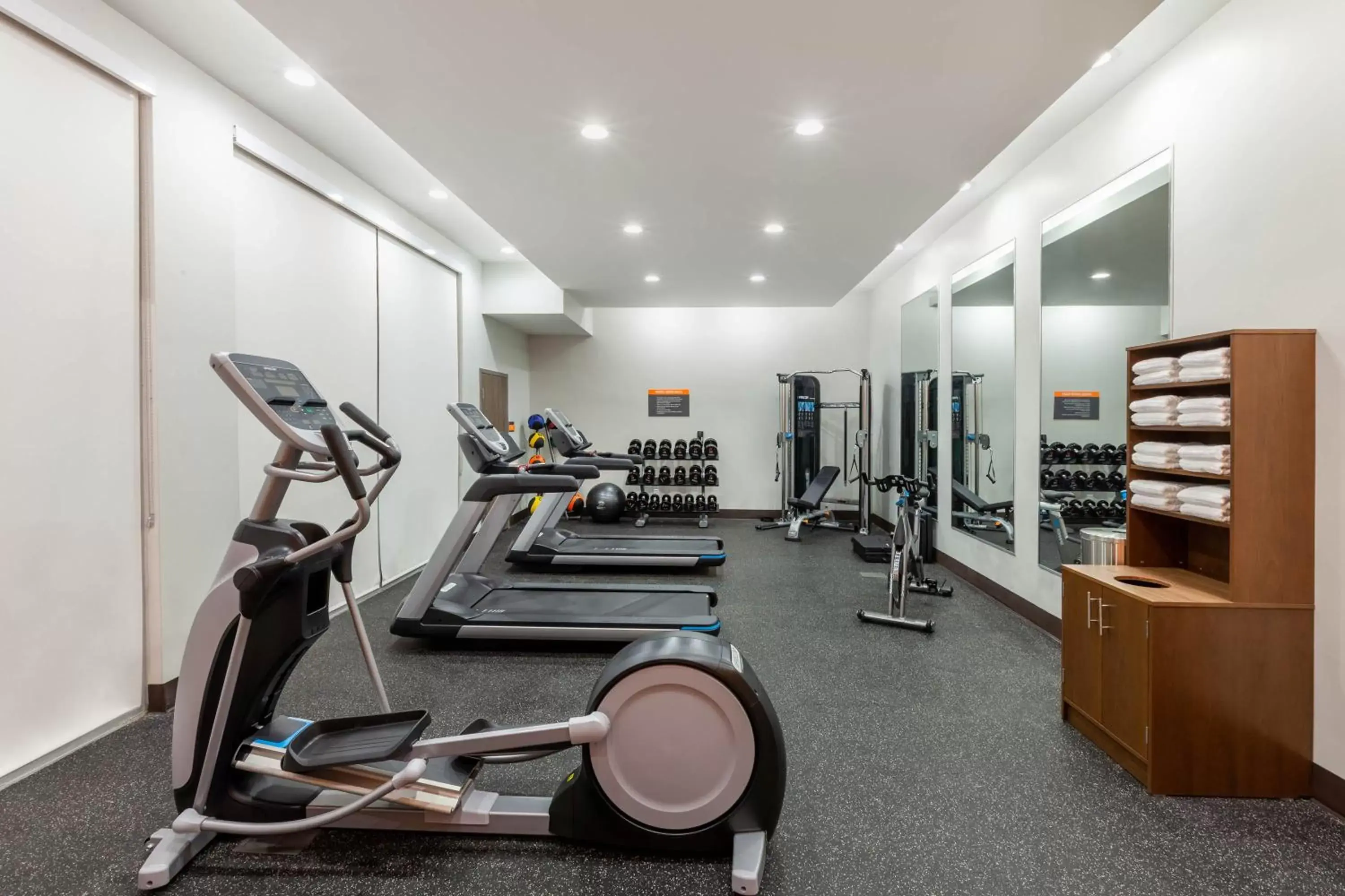 Fitness centre/facilities, Fitness Center/Facilities in La Quinta Inn & Suites by Wyndham Lafayette Oil Center