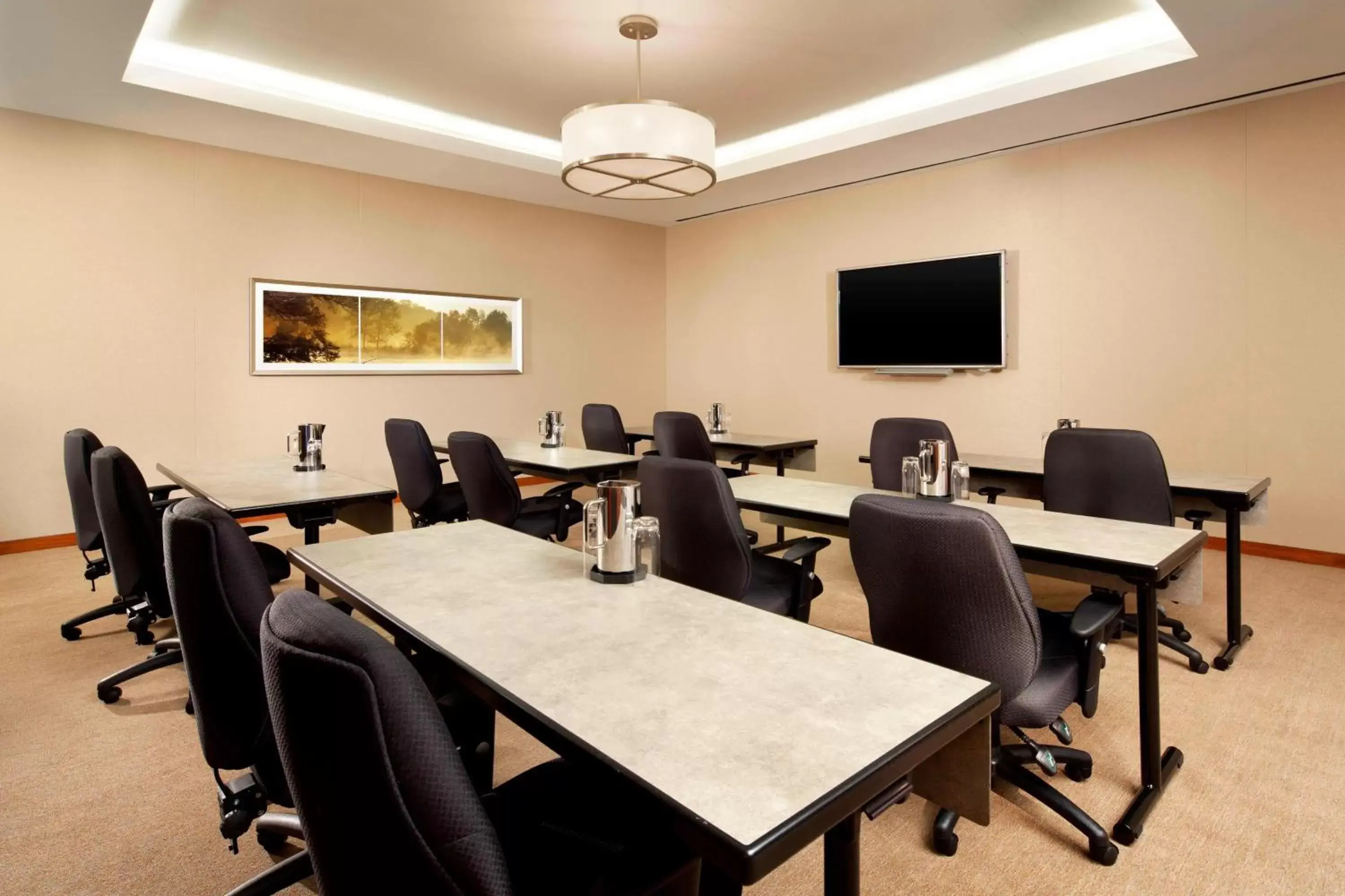 Meeting/conference room in Sheraton Fairplex Hotel & Conference Center