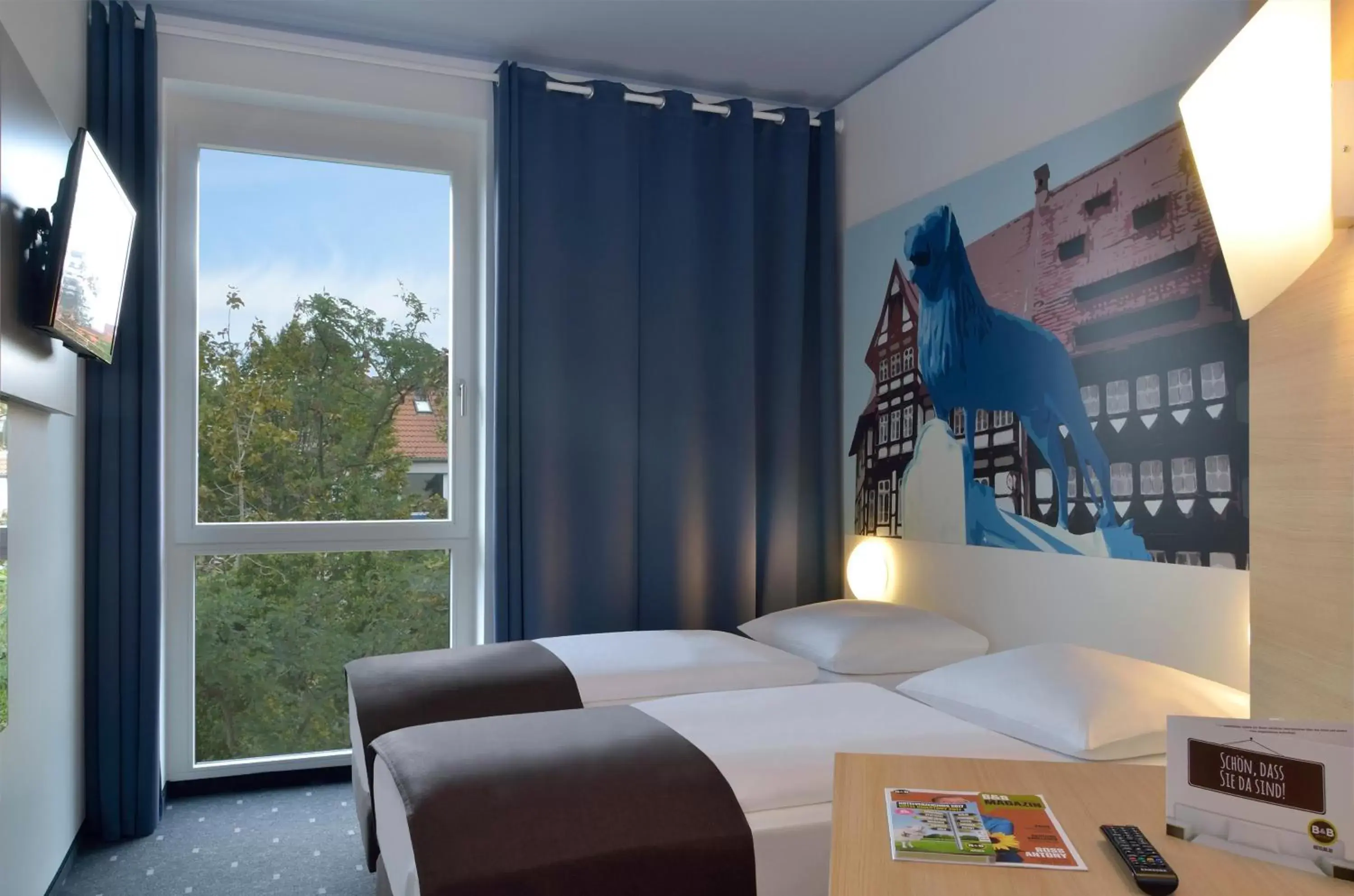 Photo of the whole room, Bed in B&B Hotel Braunschweig-City