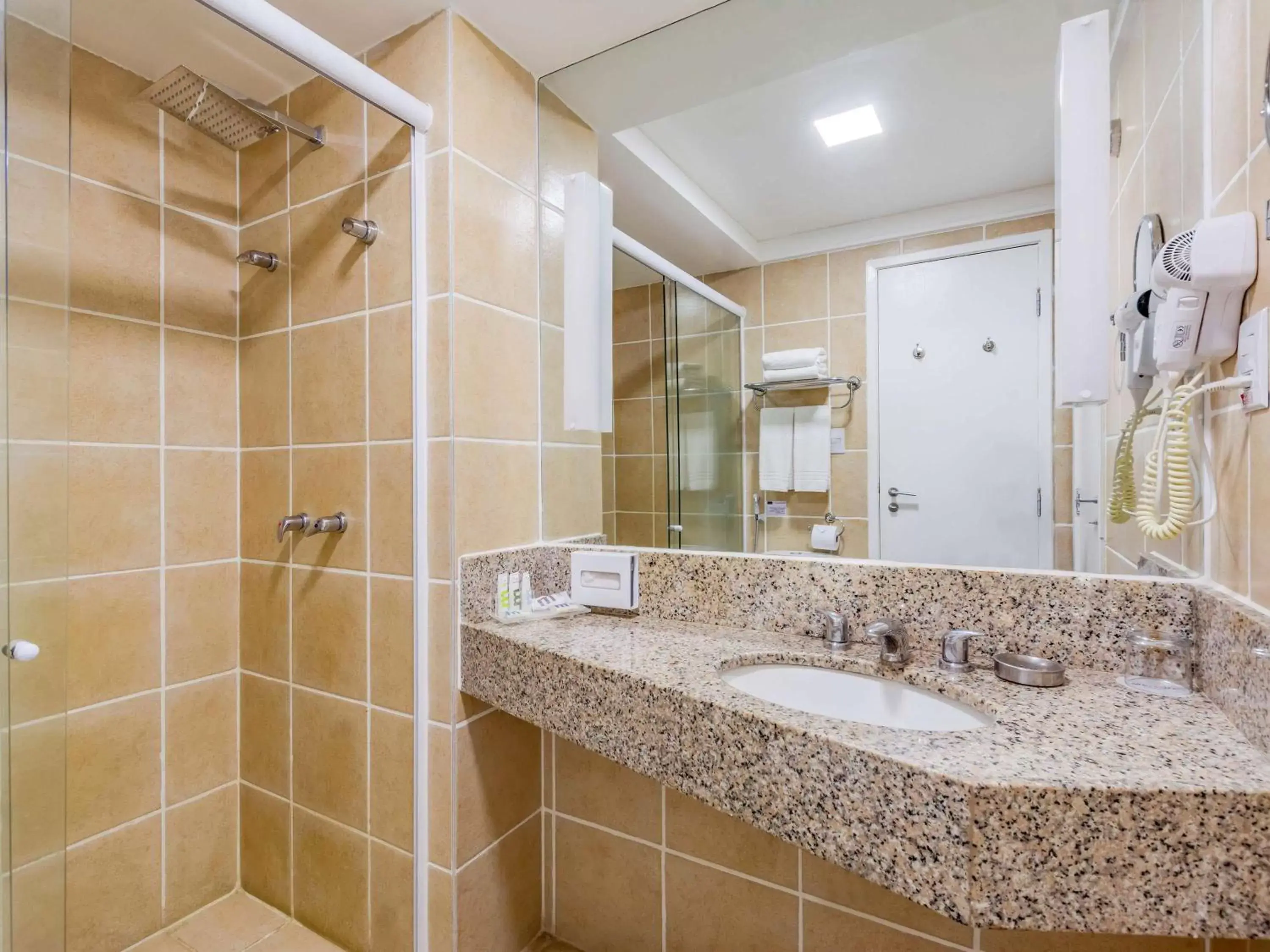 Bathroom in Mercure Fortaleza Meireles