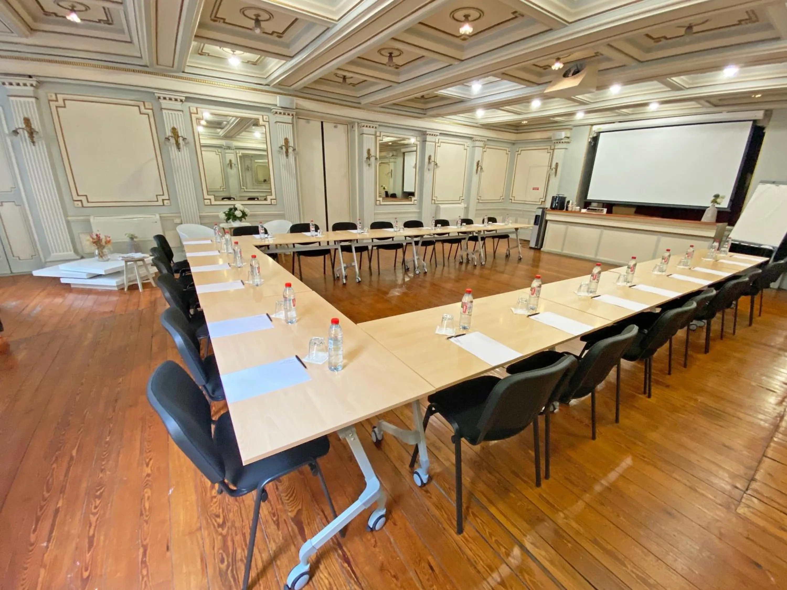 Meeting/conference room in Hôtel de France