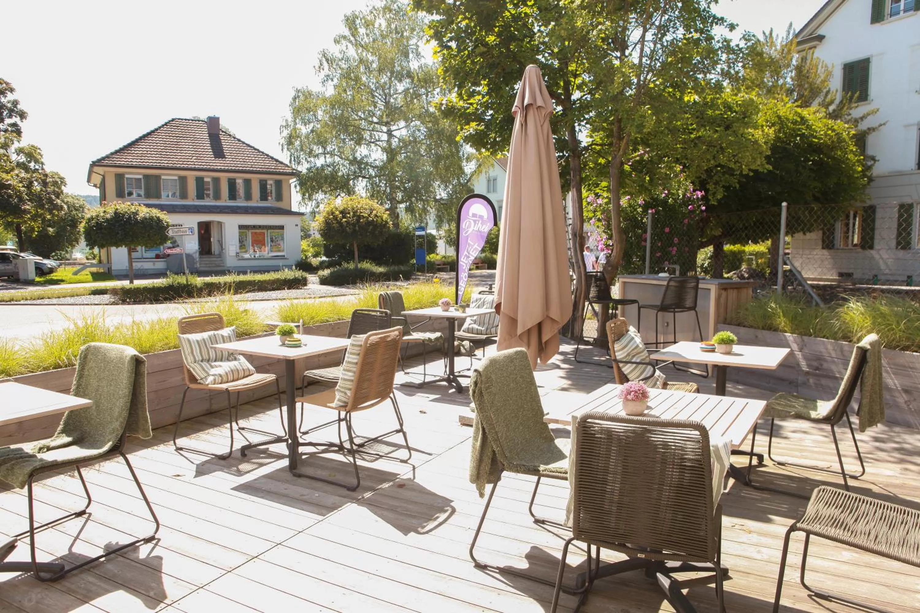 Restaurant/Places to Eat in Dihei - Hotel, Lounge, Bar