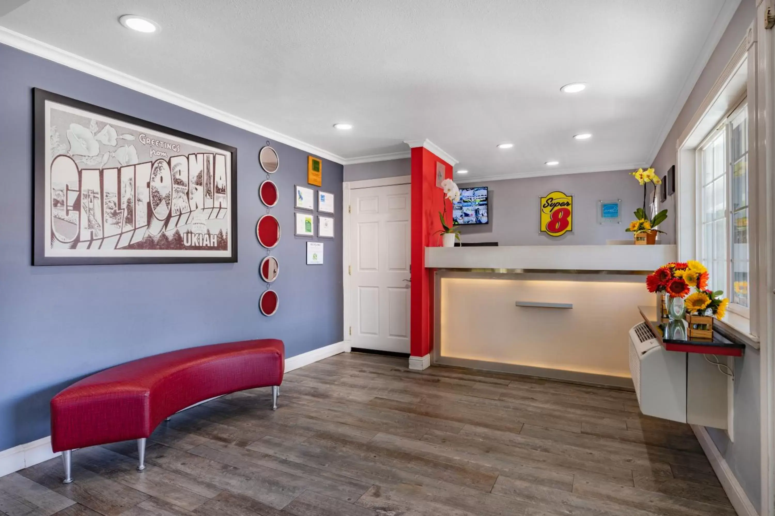 Lobby or reception in Super 8 Ukiah by Wyndham Lobby or reception in Super 8 Ukiah by Wyndham