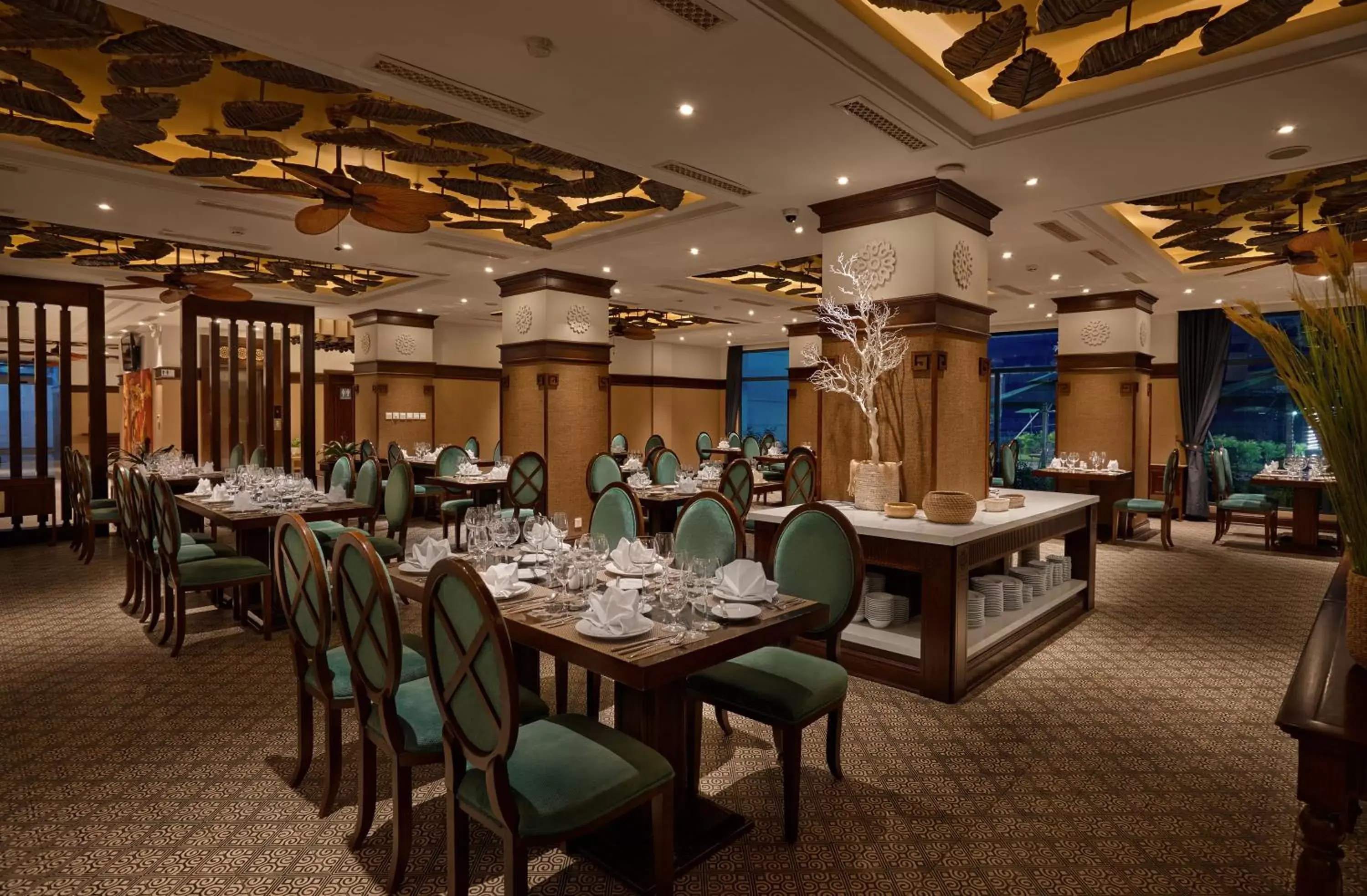 Restaurant/places to eat in Ninh Binh Hidden Charm Hotel & Resort Restaurant/places to eat in Ninh Binh Hidden Charm Hotel & Resort