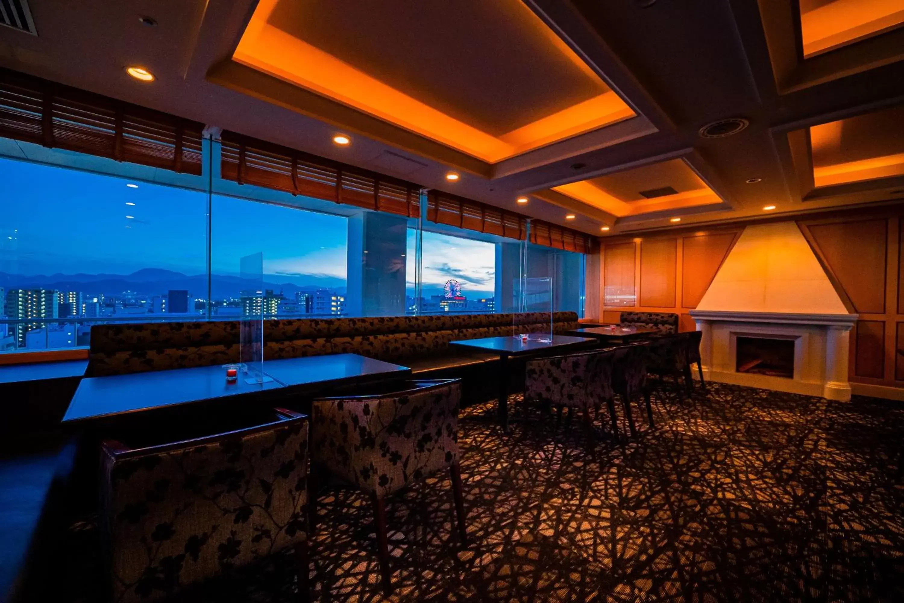 Lounge or bar in ANA Crowne Plaza Matsuyama, an IHG Hotel