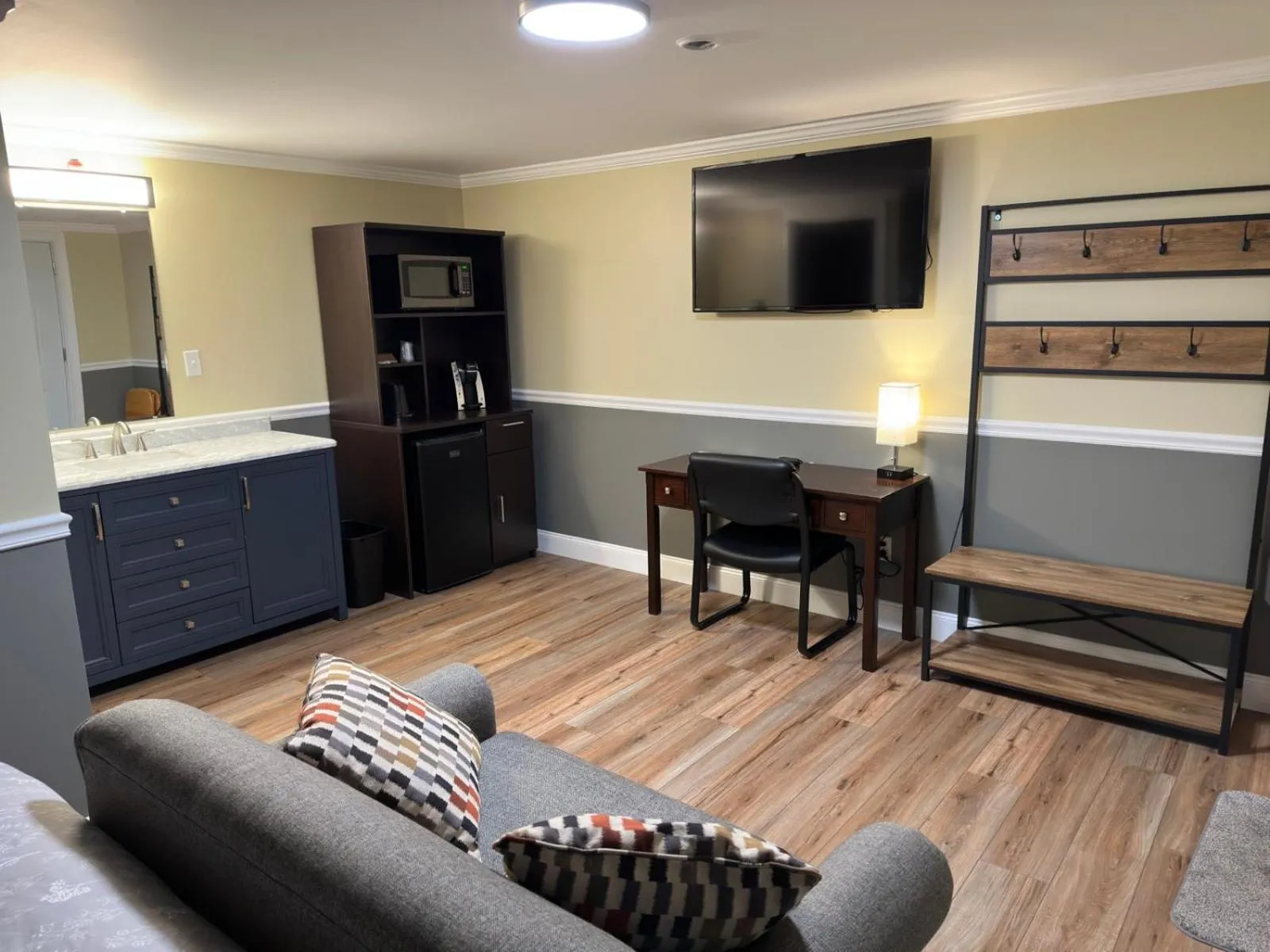 Sunset Motel at Armand's Gardens