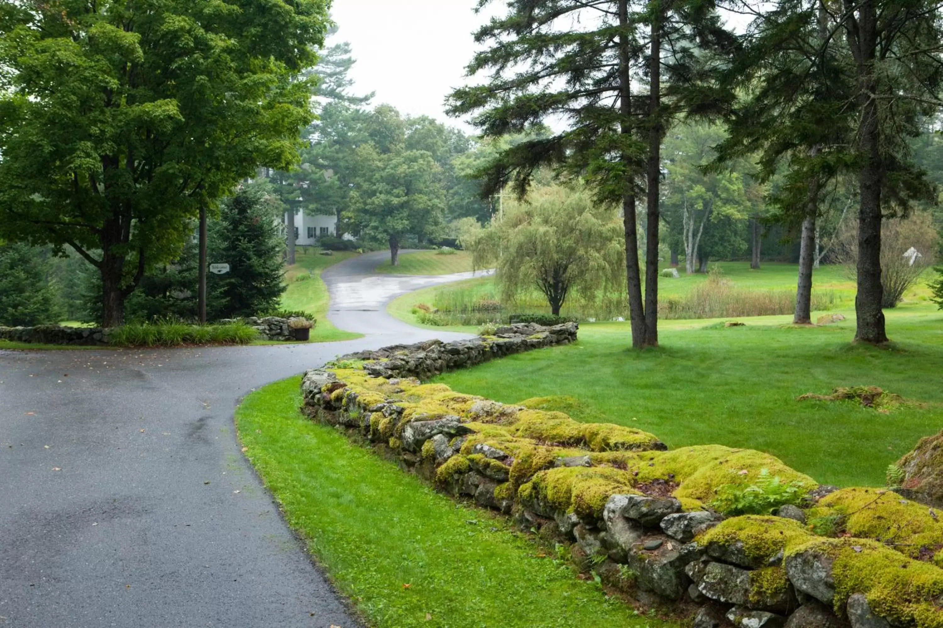 Day, Garden in Adair Country Inn & Restaurant