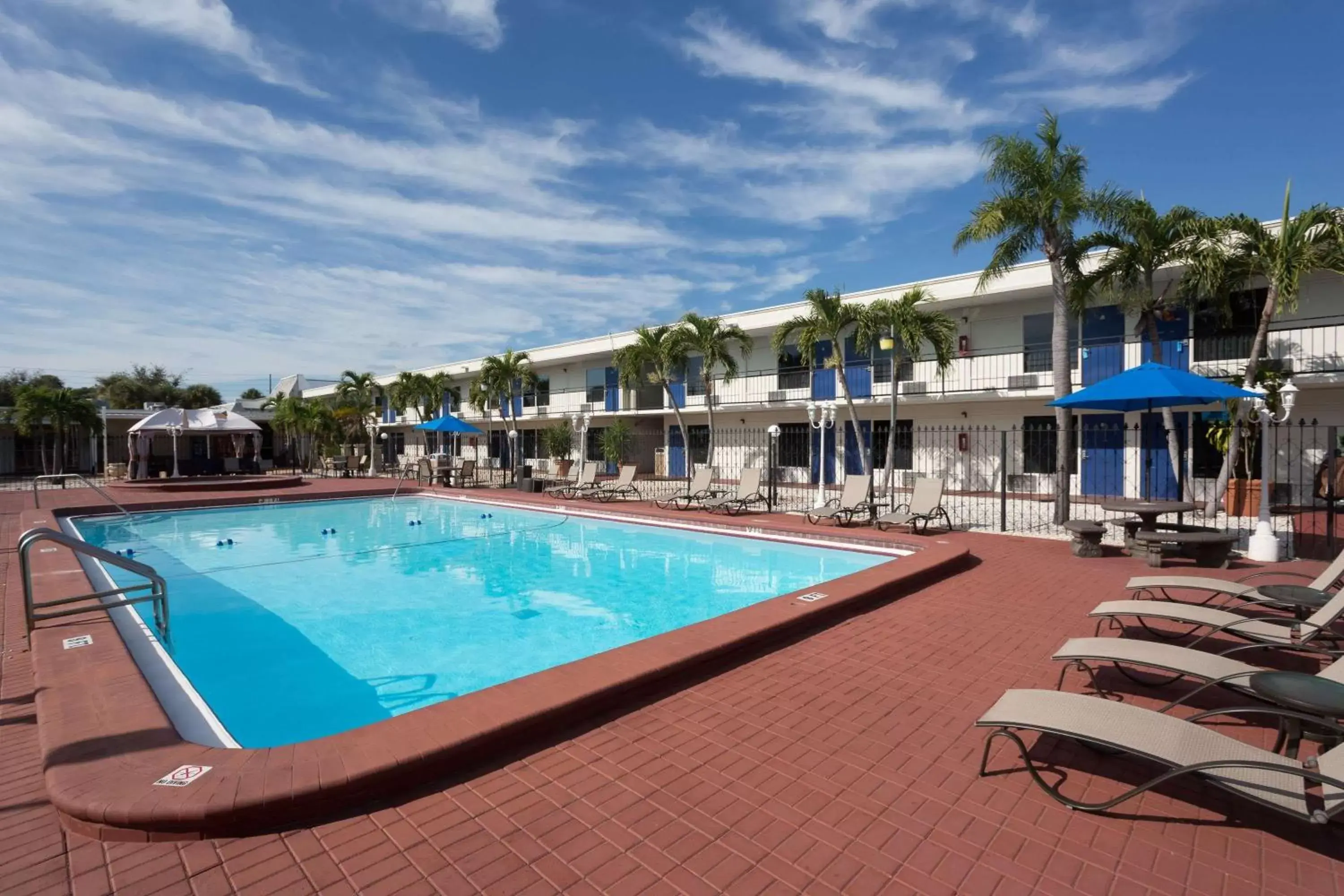 Activities, Swimming Pool in Days Inn by Wyndham St. Petersburg / Tampa Bay Area