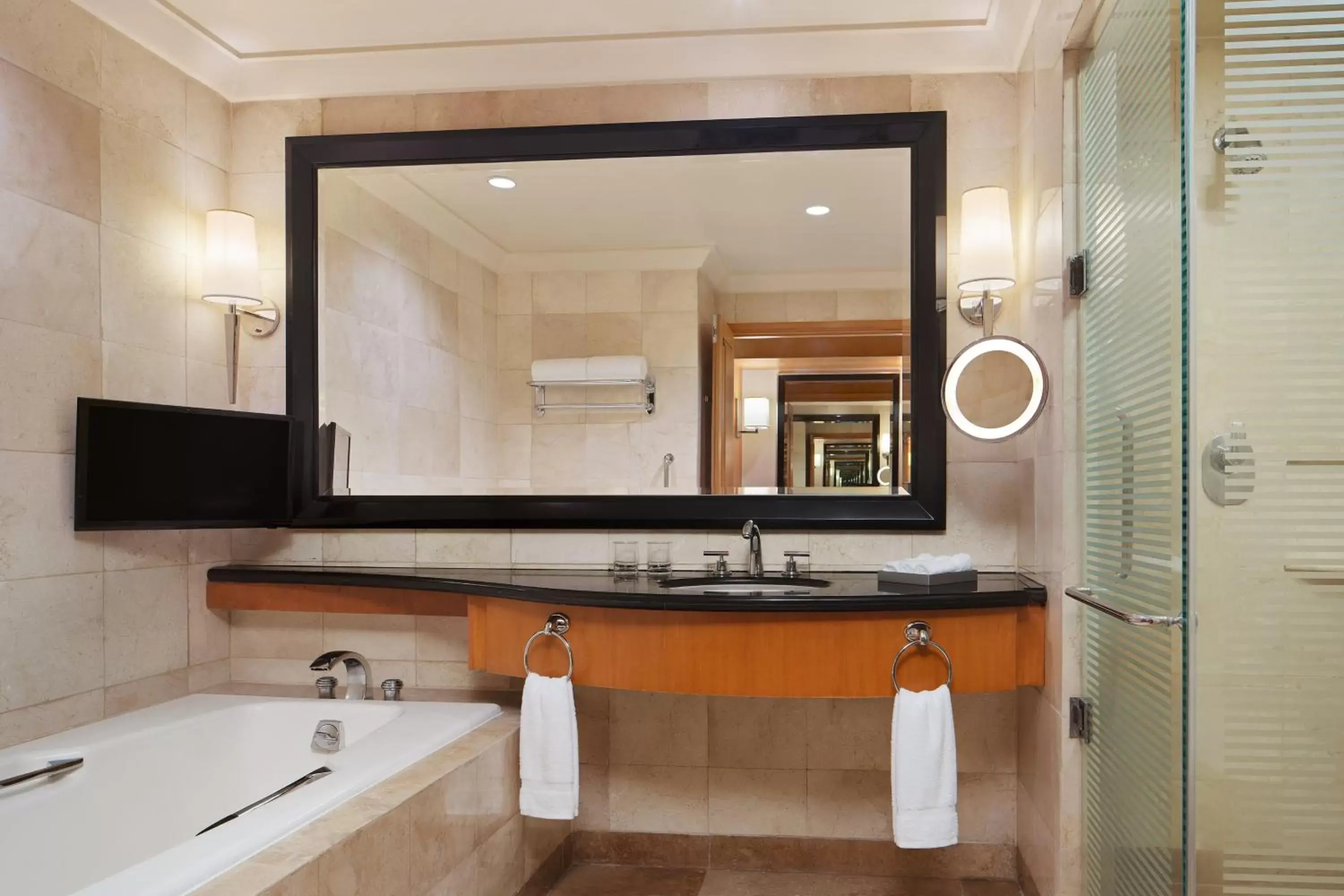 Bathroom in Sheraton Manila Bay