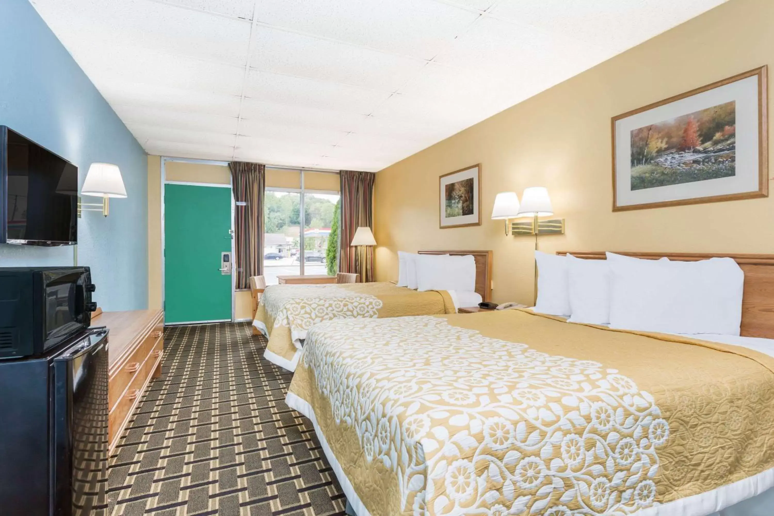 Photo of the whole room in Days Inn by Wyndham Clayton