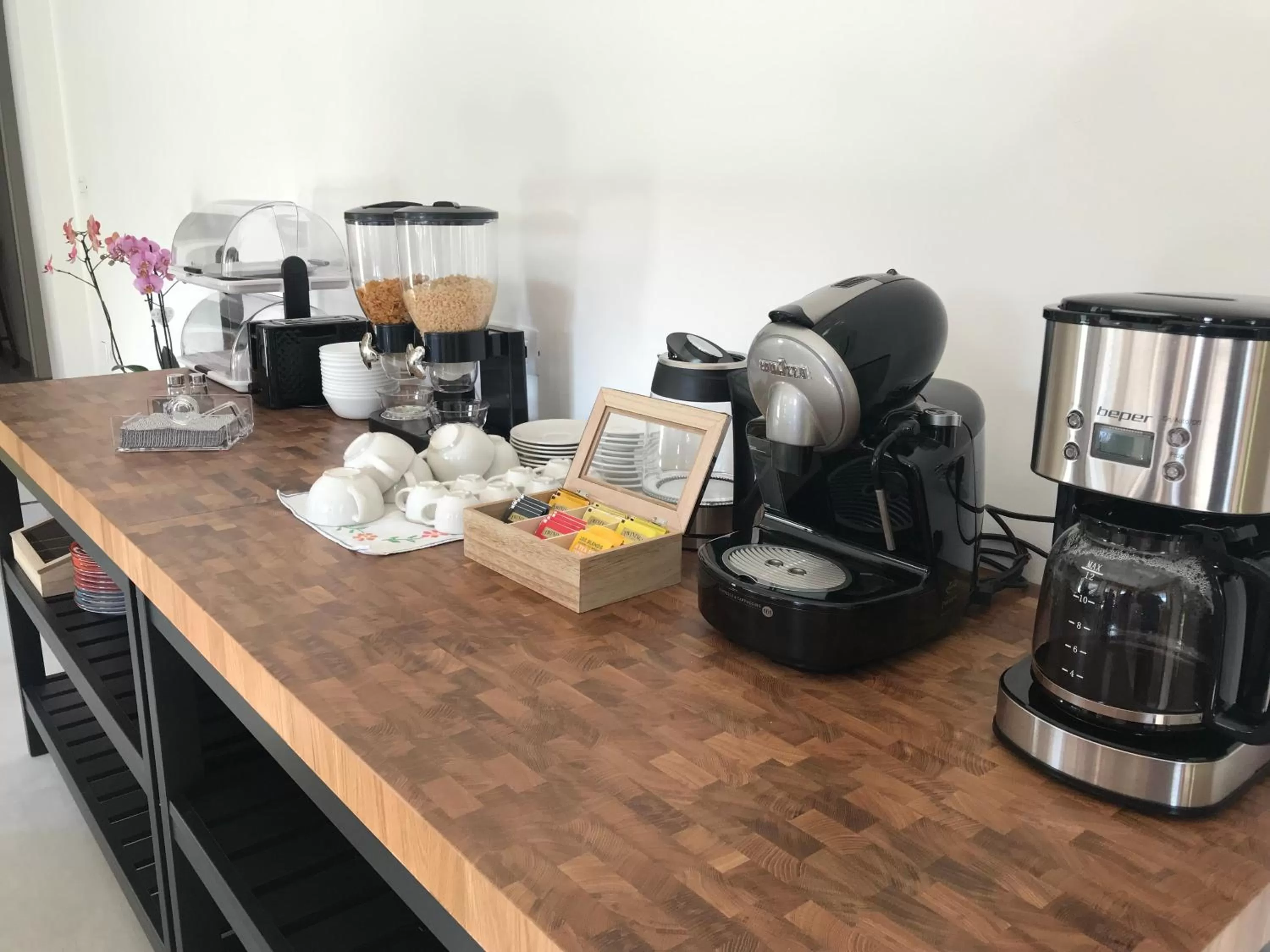 Coffee/tea facilities in Il Sole e la Luna B&B in Garda