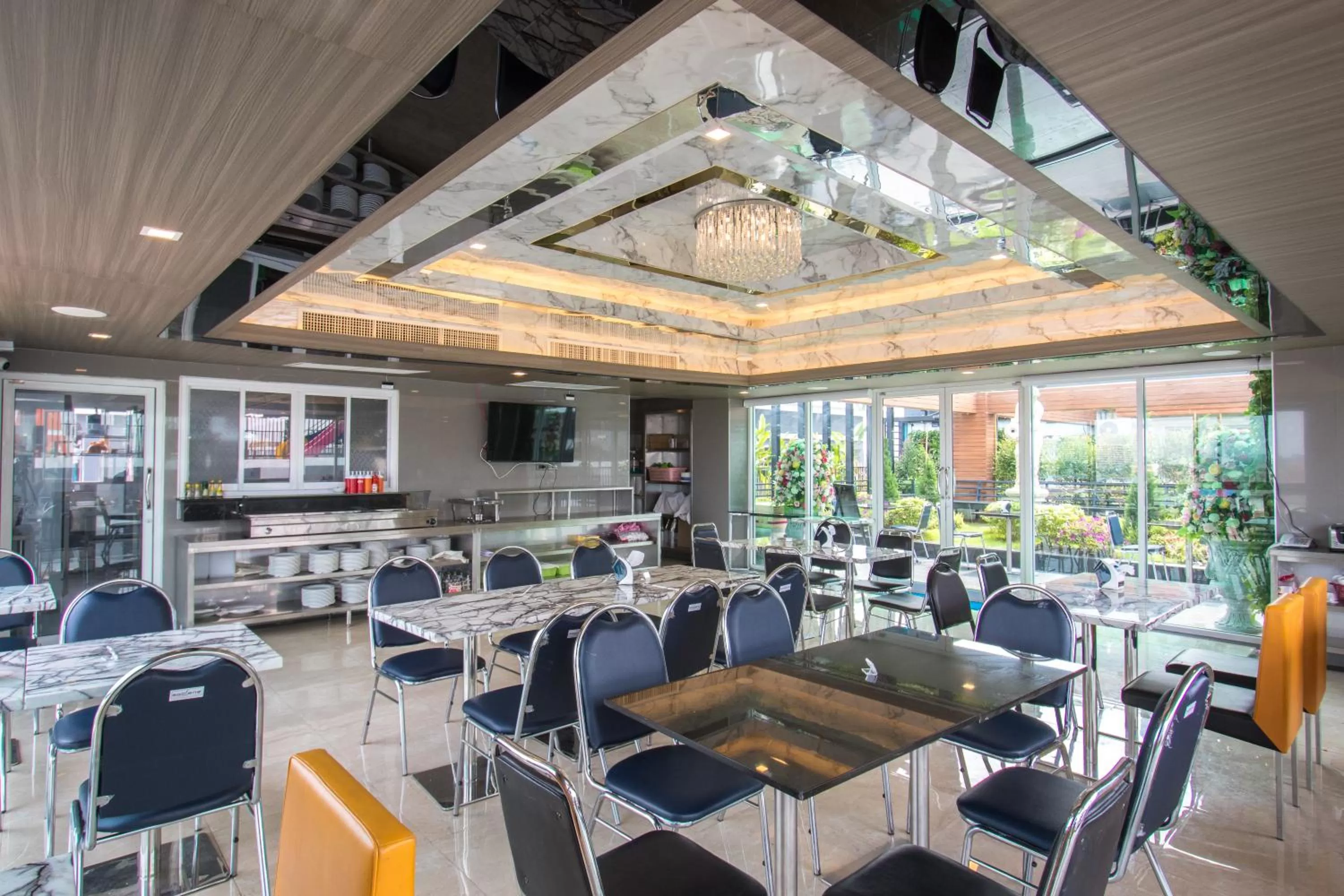 Restaurant/places to eat in B-your home Hotel Don Mueang Airport Bangkok 如你家酒店