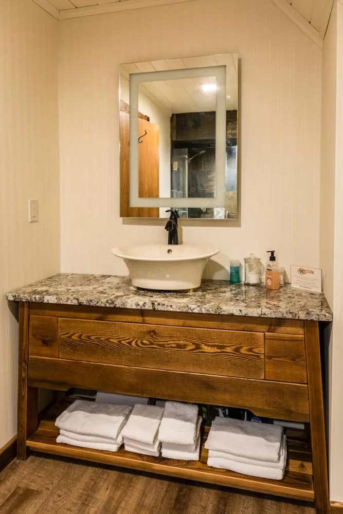 Bathroom in Rustlers Lodge