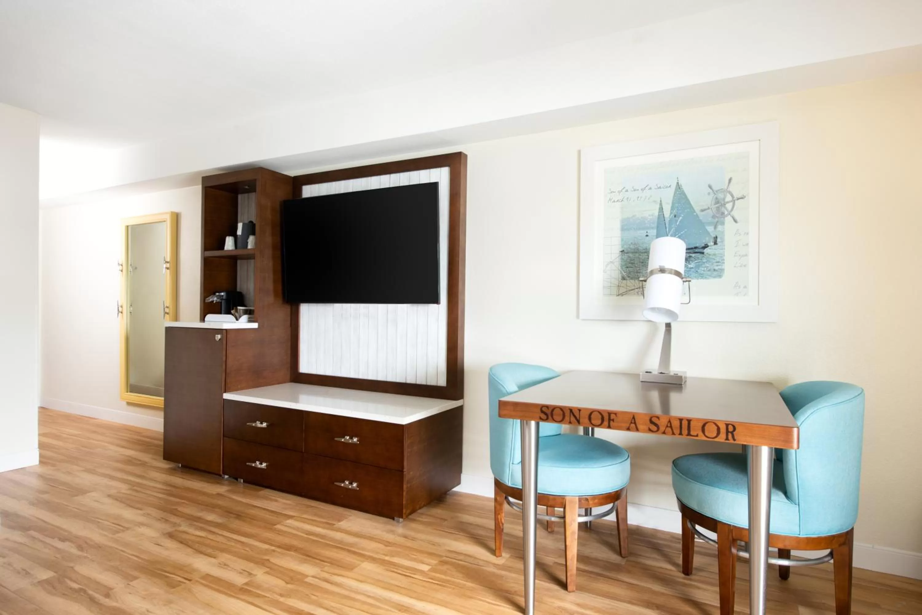 TV and multimedia in Margaritaville Lake Resort Lake of the Ozarks