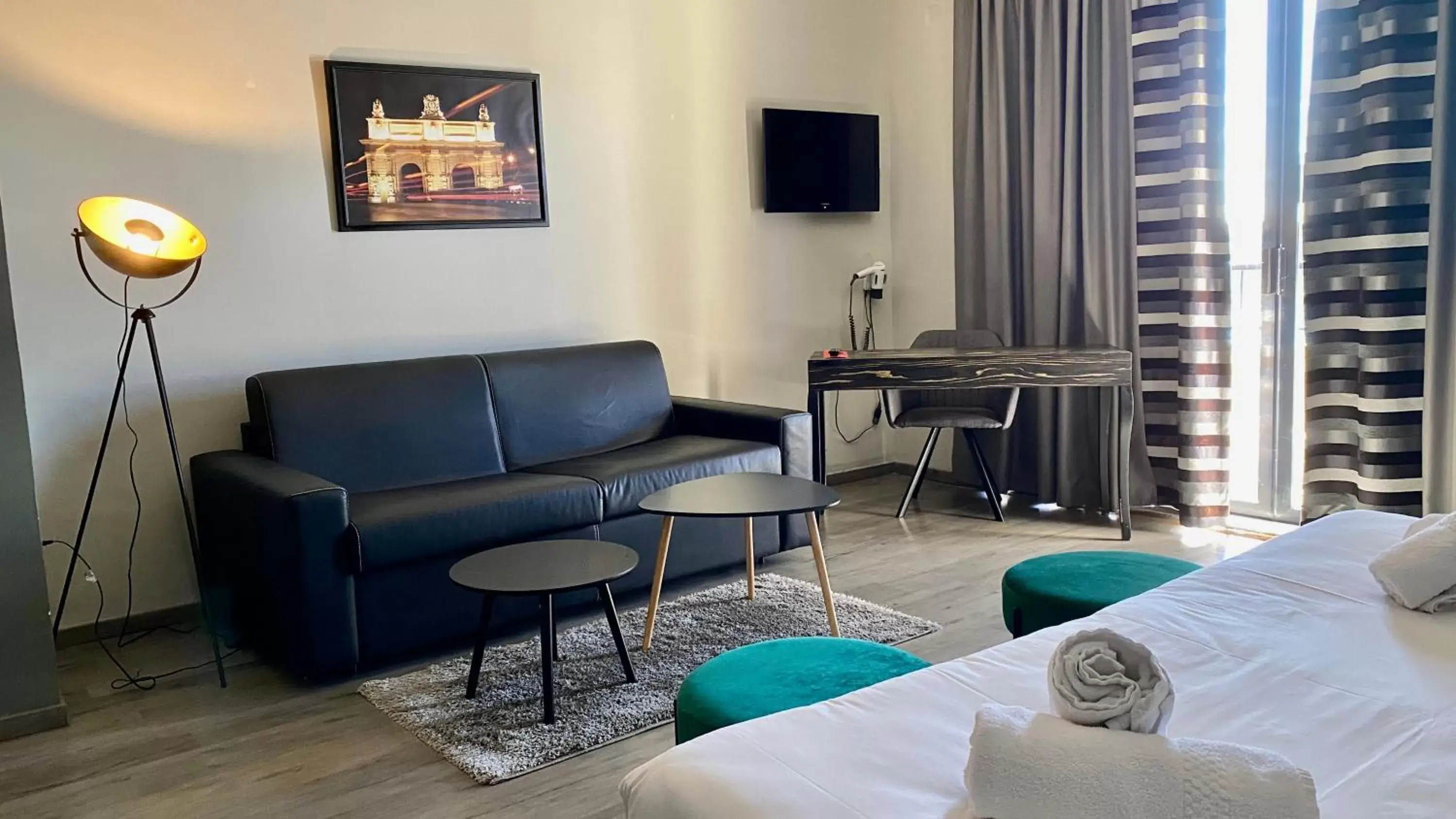 Bedroom, Seating Area in Sliema Marina Hotel